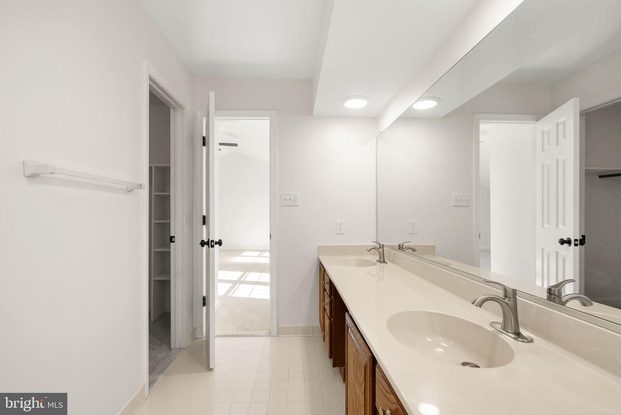 BELLE POND FARM - Residential