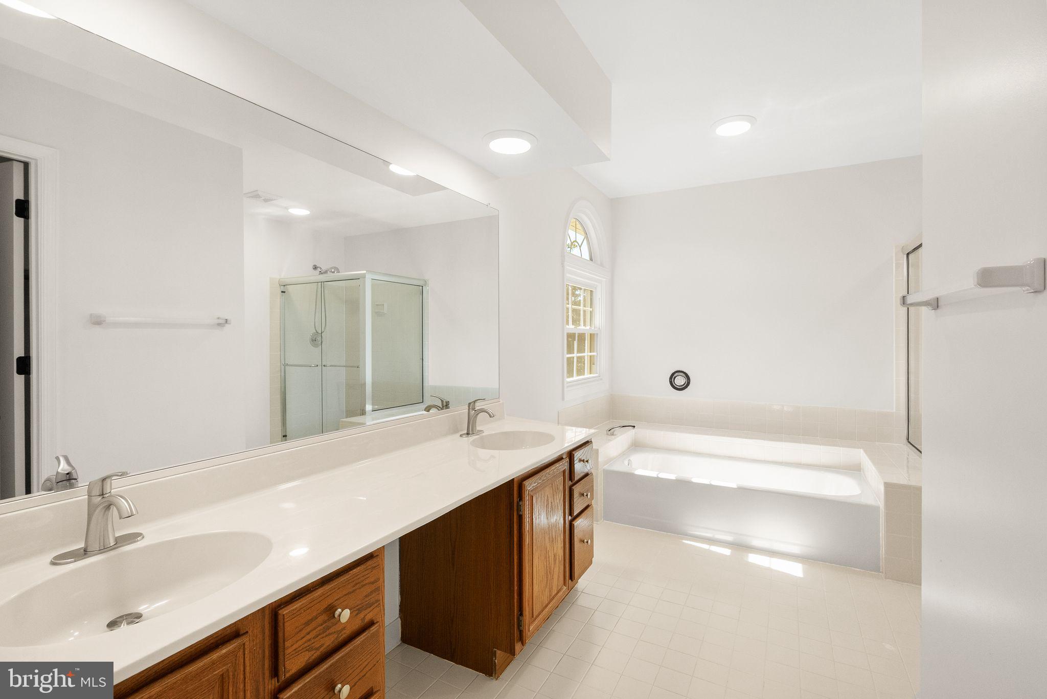 BELLE POND FARM - Residential