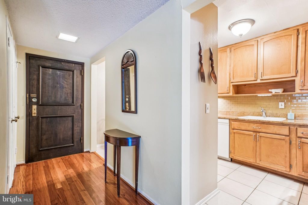 Photo of 6101 Edsall Road #402, ALEXANDRIA, VA 22304 (MLS # VAAX2050182)