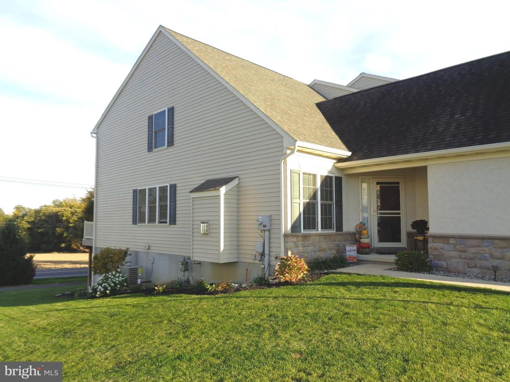 Photo of 518 WHITECHAPEL RD, LANCASTER, PA 17603 (MLS # PALA2026810)