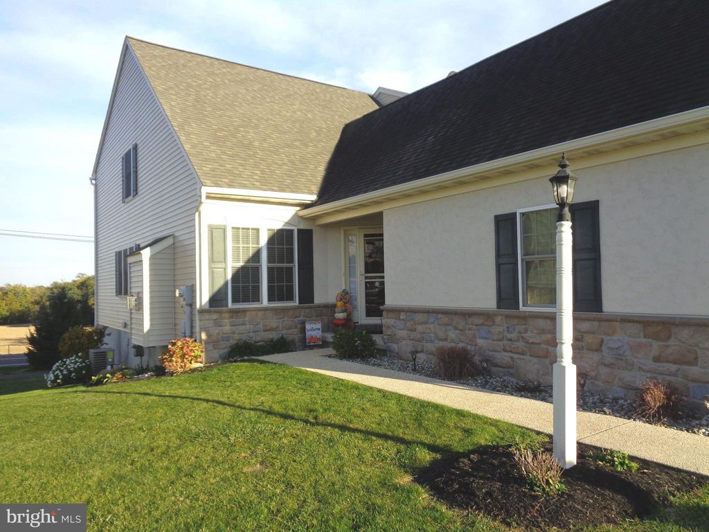 Photo of 518 WHITECHAPEL RD, LANCASTER, PA 17603 (MLS # PALA2026810)