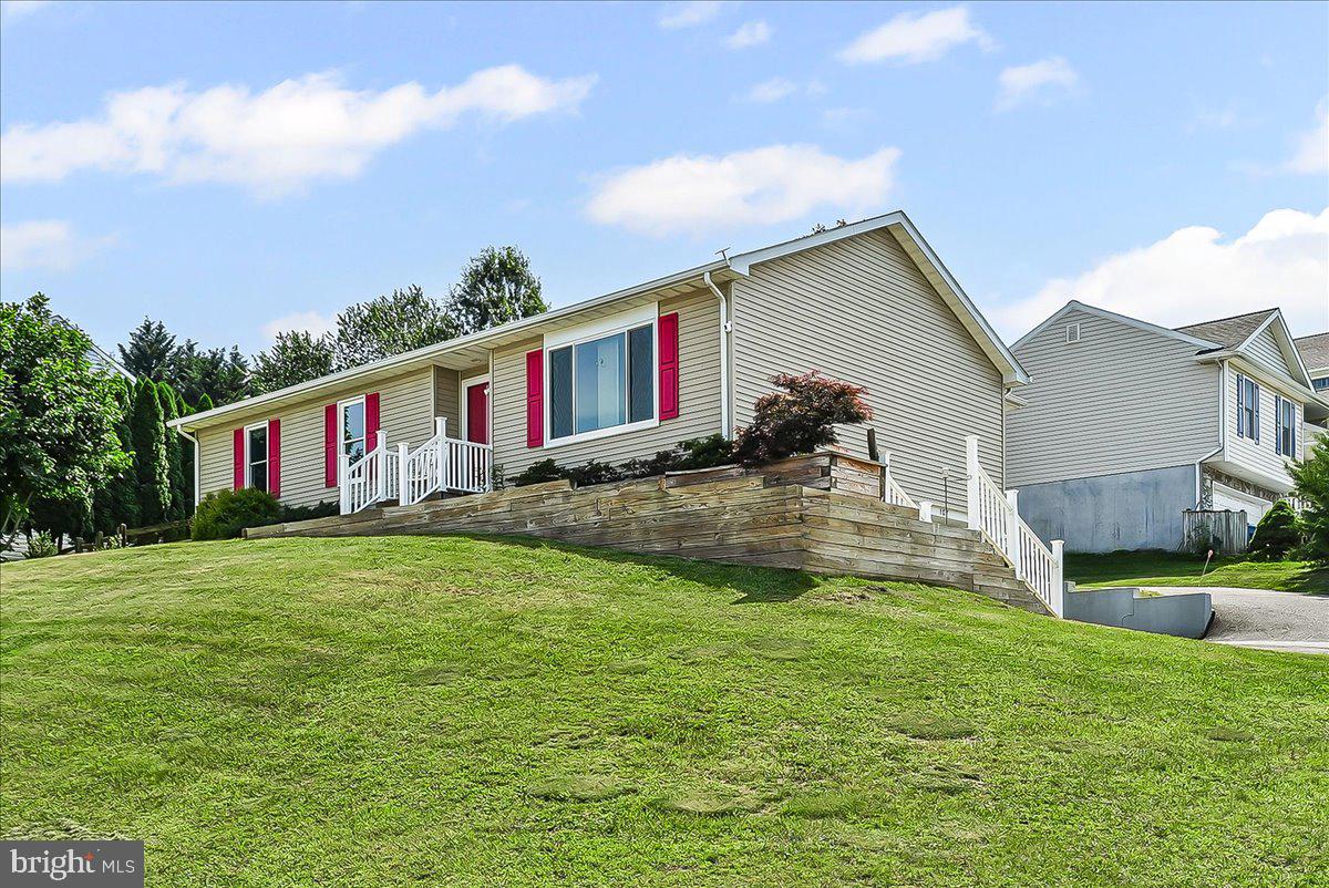 Welcome to this beautiful ranch-style home, perfectly situated on a corner lot with a large yard and expansive deck. Enjoy the modern interior featuring wood floors, fresh paint, and modern fixtures throughout.
FEATURES:
- Spacious layout with large bedrooms and 2 full bathrooms and updated utilities
- Abundant natural light throughout the home
- Driveway parking for added convenience
- Large deck perfect for outdoor entertaining
MODERN TOUCHES:
- Fresh paint and modern fixtures create a bright and welcoming atmosphere
- Wood floors add warmth and character to the home
OUTDOOR PARADISE:
- Large yard and corner lot provide ample space for outdoor activities
- Expansive deck perfect for relaxation and entertainment
MAKE THIS HOME YOURS!
Contact us today to schedule a showing and experience the charm of this beautiful ranch-style home!