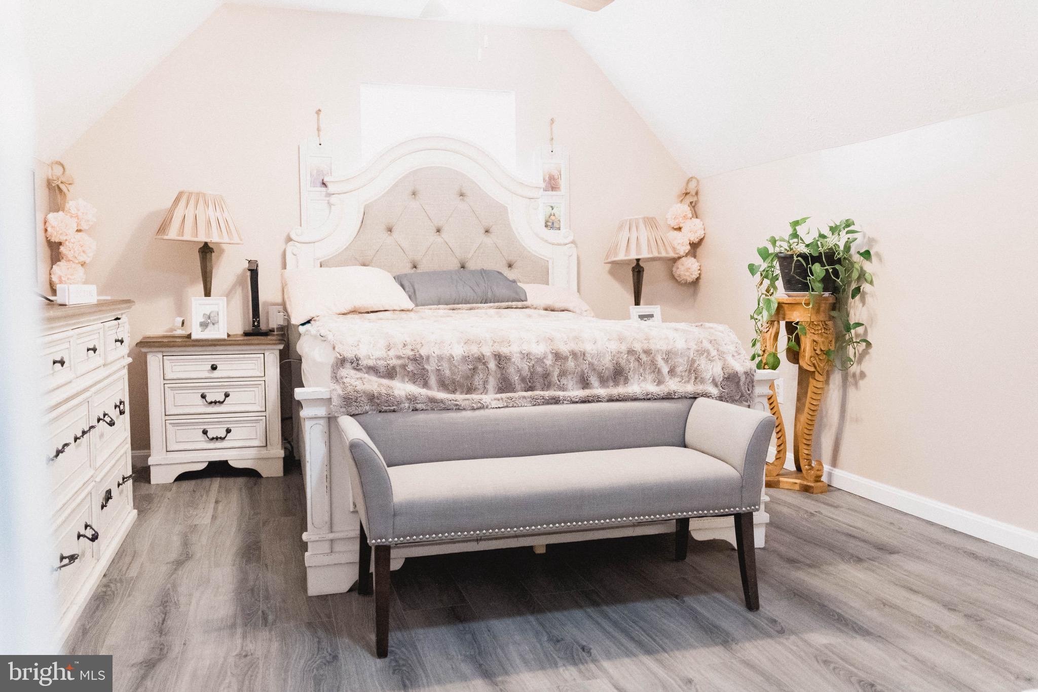 WAKEFIELD - Residential