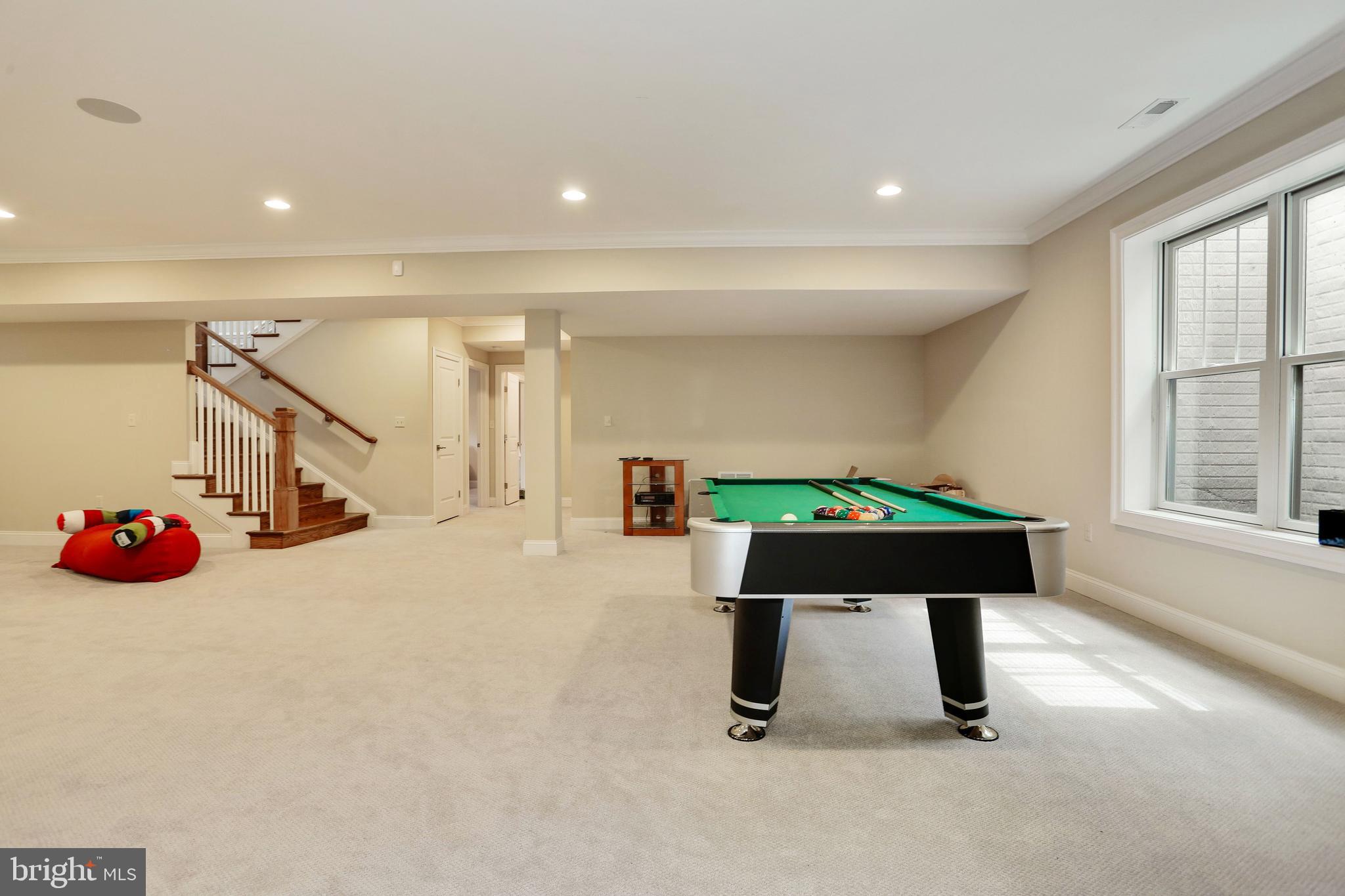 CRESCENT HILLS - Residential