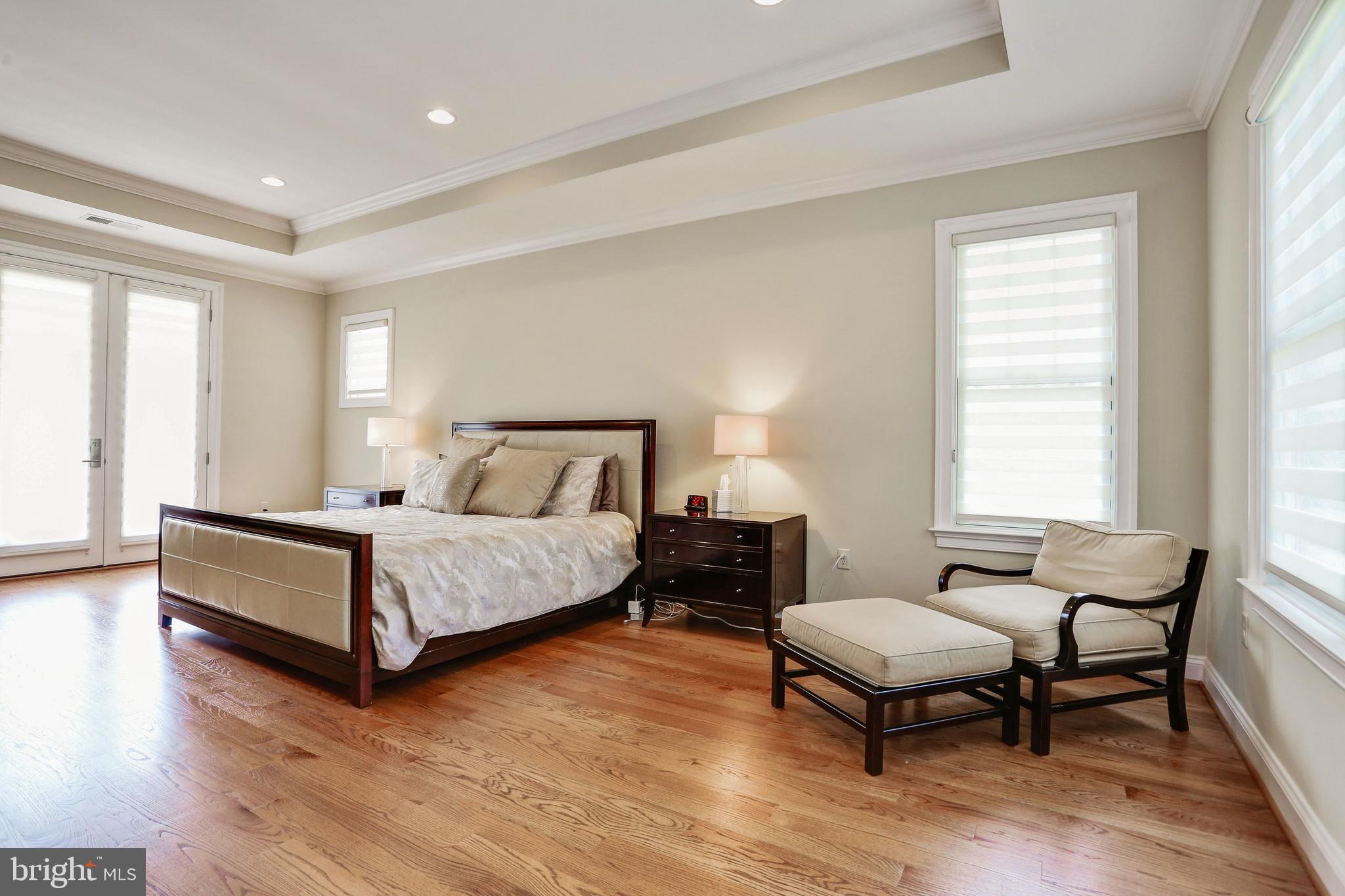 CRESCENT HILLS - Residential