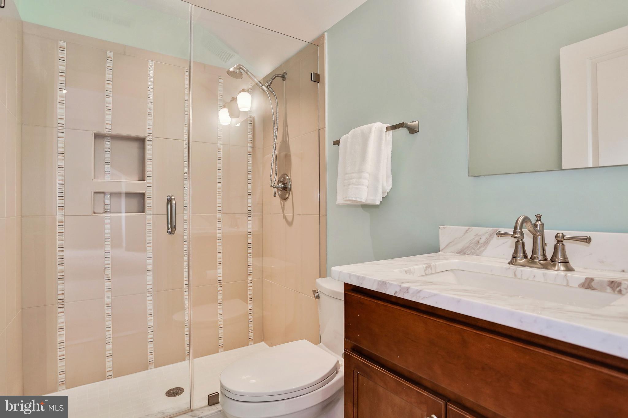 CRESCENT HILLS - Residential