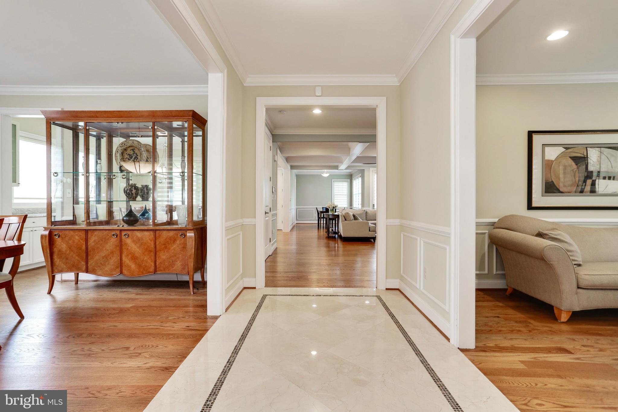 CRESCENT HILLS - Residential