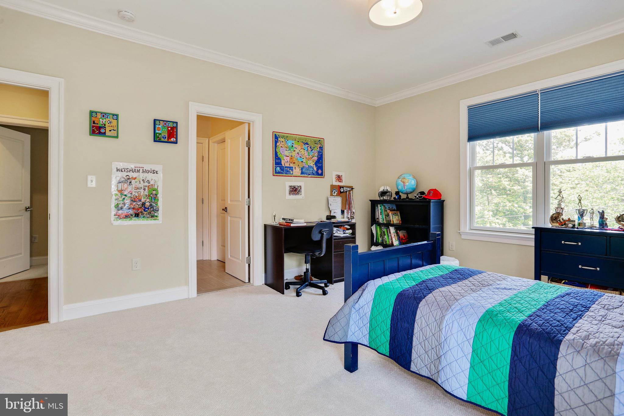 CRESCENT HILLS - Residential