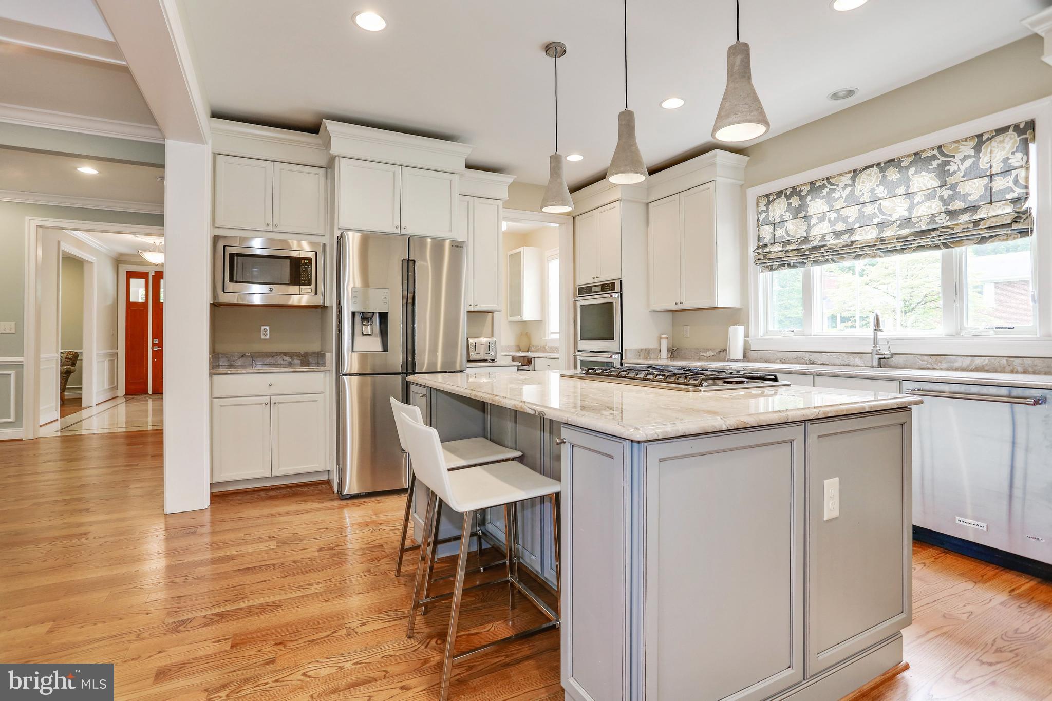 CRESCENT HILLS - Residential