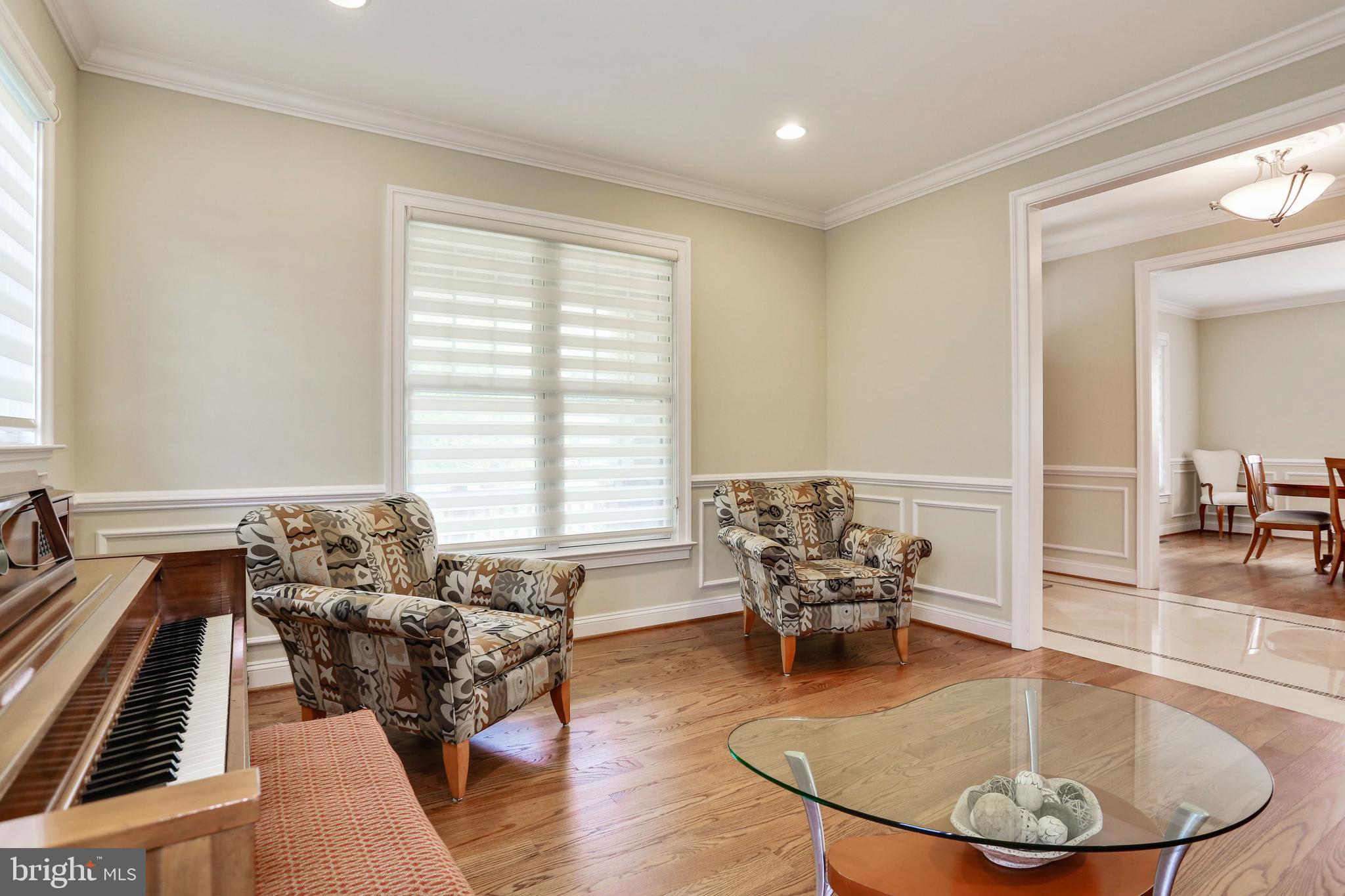 CRESCENT HILLS - Residential