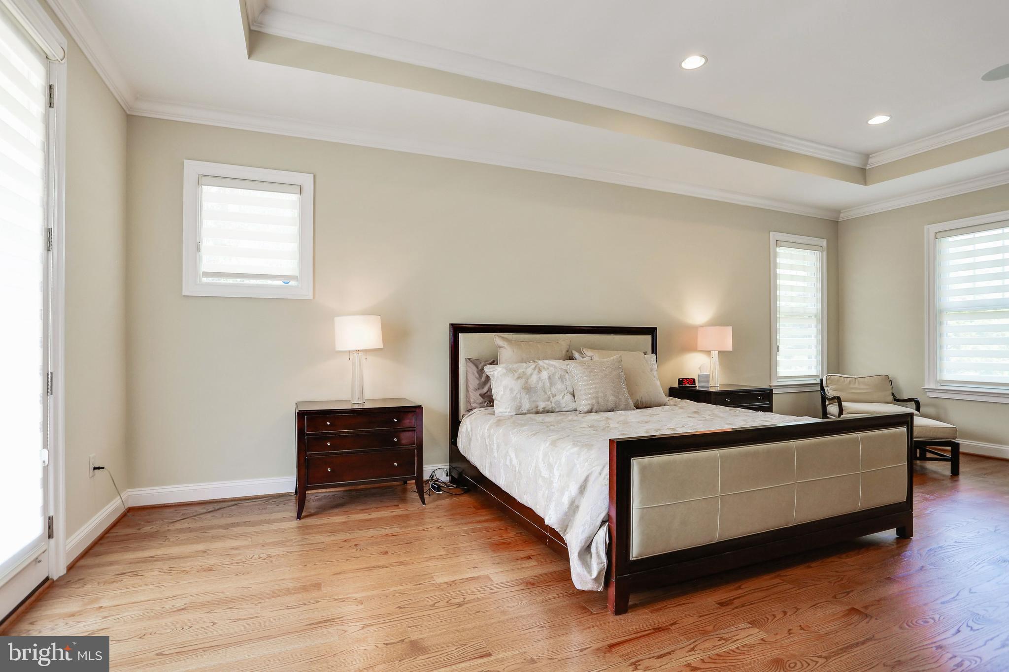 CRESCENT HILLS - Residential