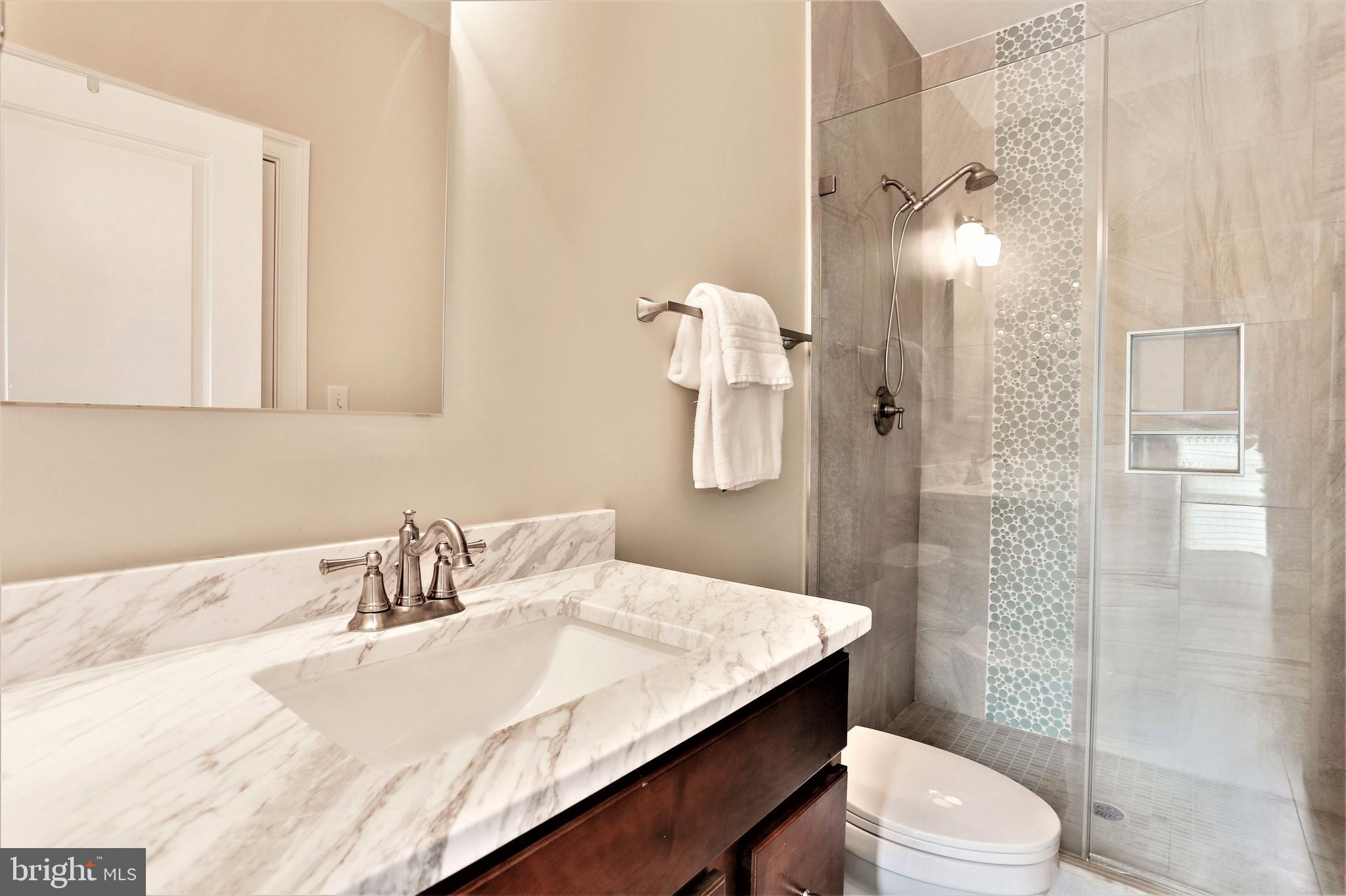 CRESCENT HILLS - Residential