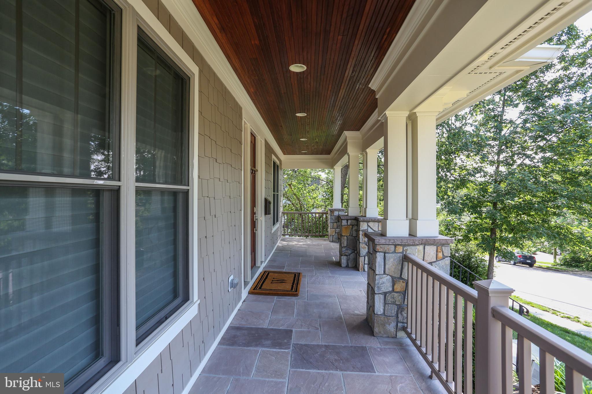 CRESCENT HILLS - Residential