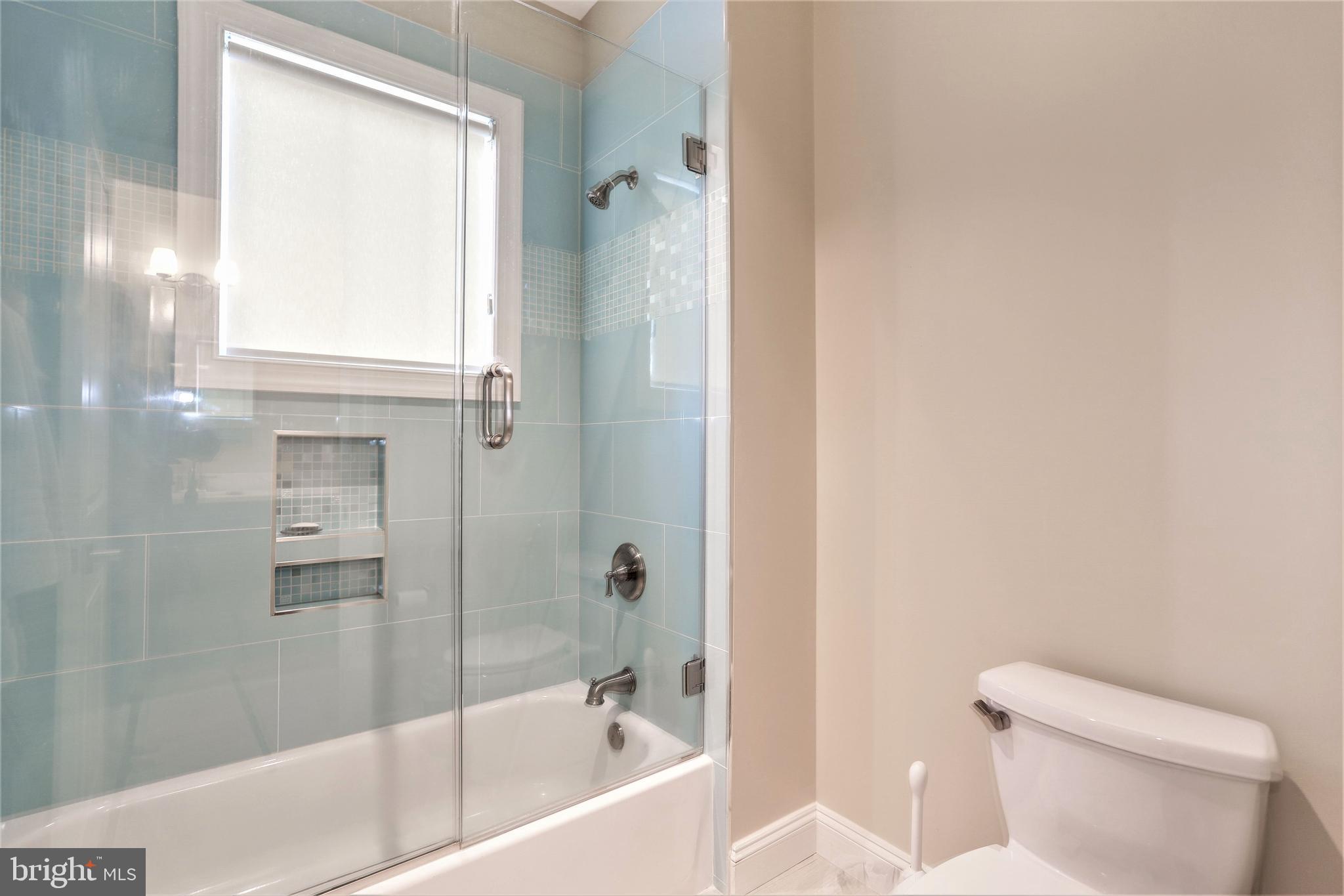 CRESCENT HILLS - Residential