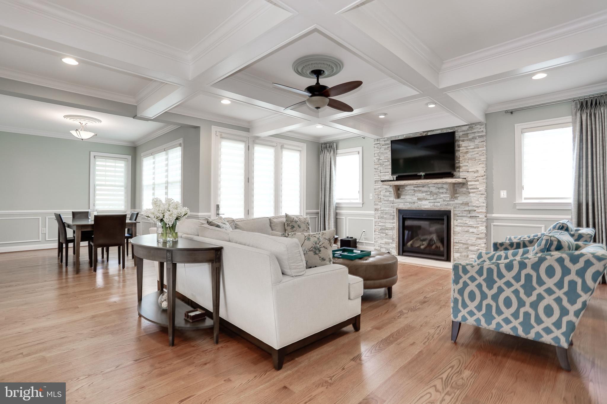 CRESCENT HILLS - Residential