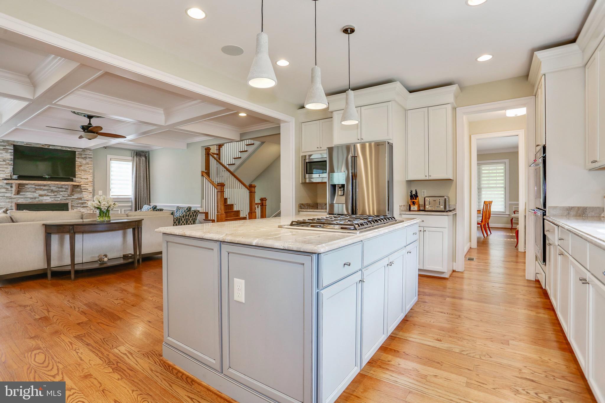 CRESCENT HILLS - Residential