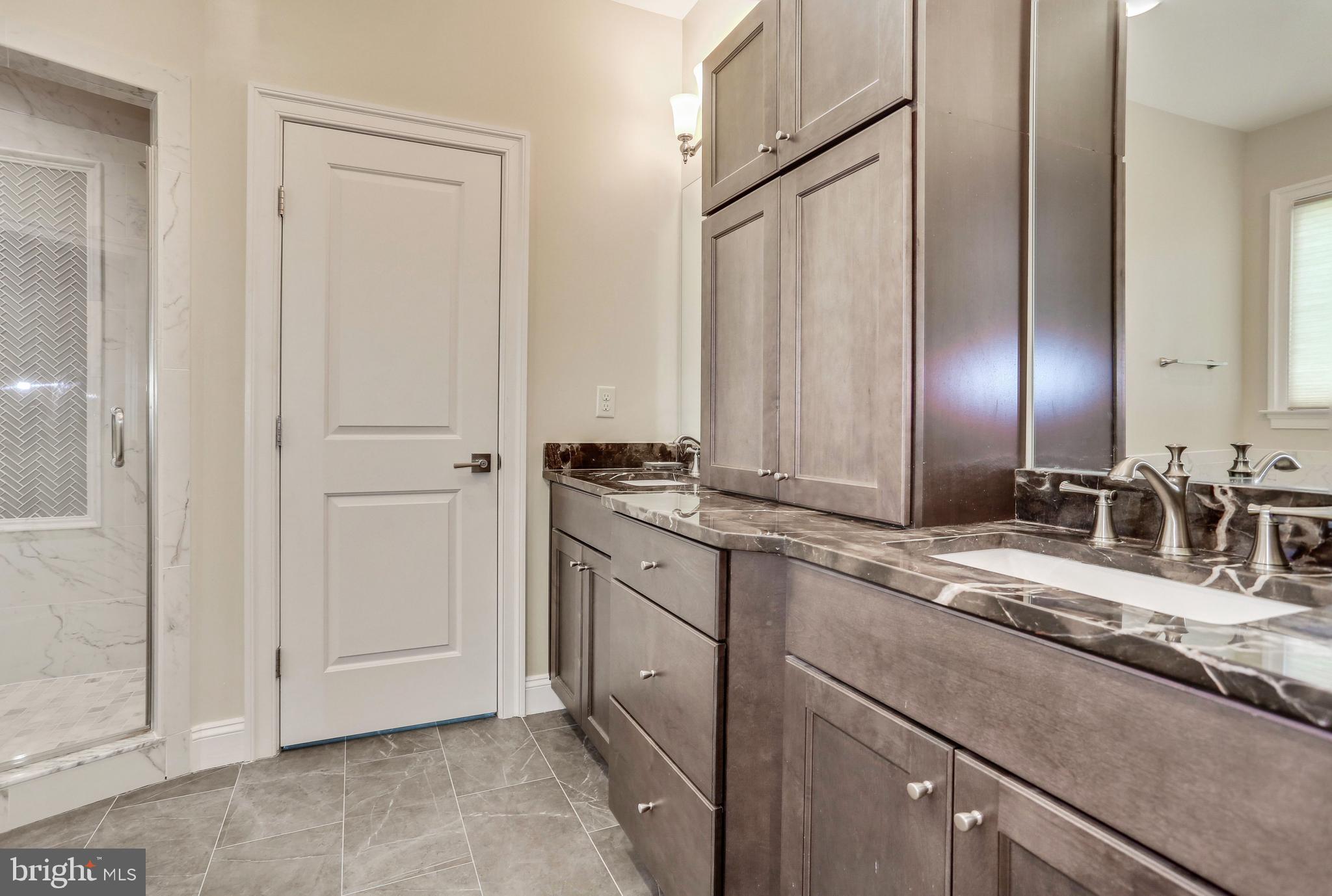 CRESCENT HILLS - Residential