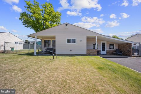 264 GOLDENRIDGE DRIVE LEVITTOWN PA 19057