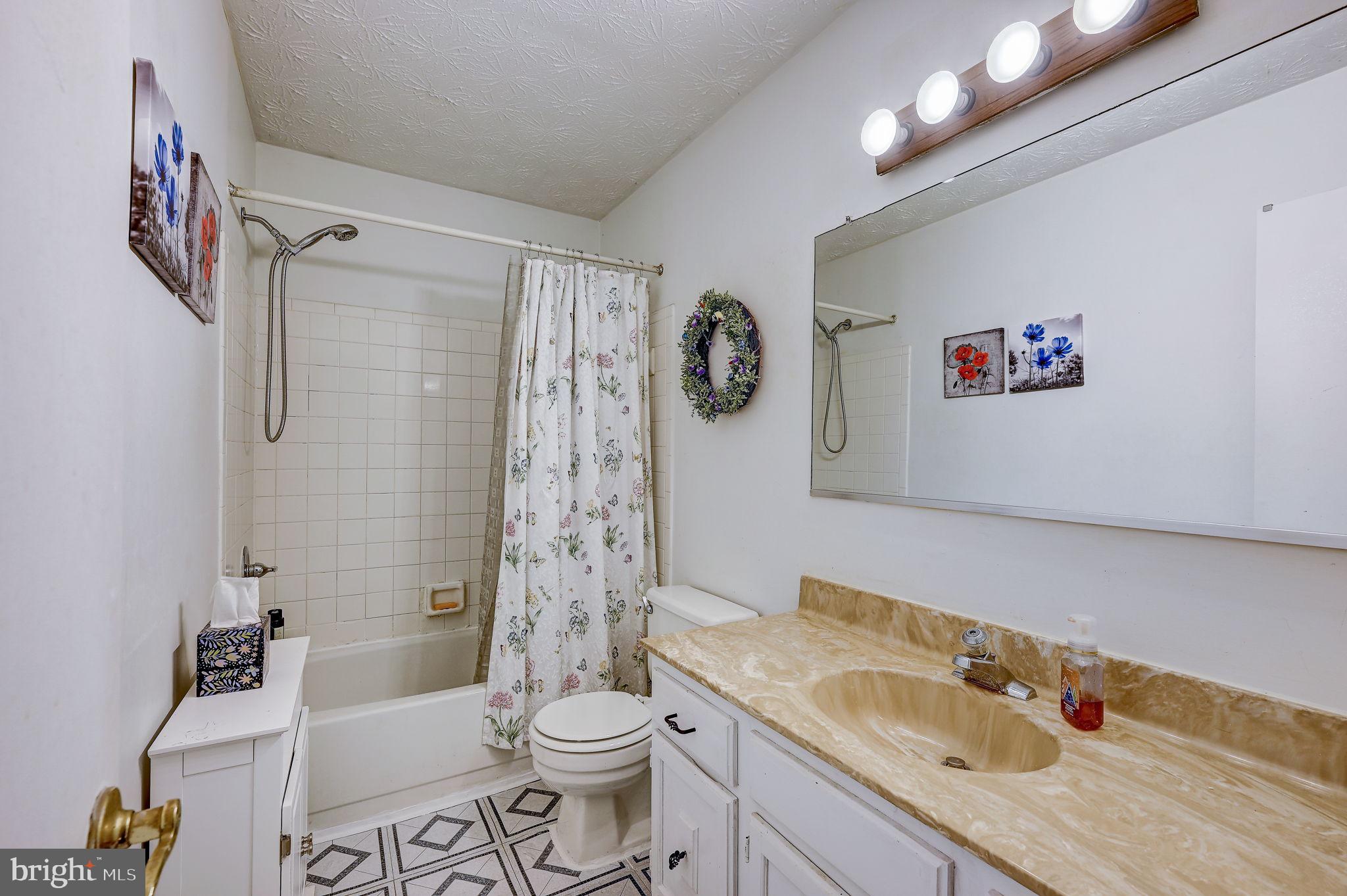 PINEDALE WOODS - Residential