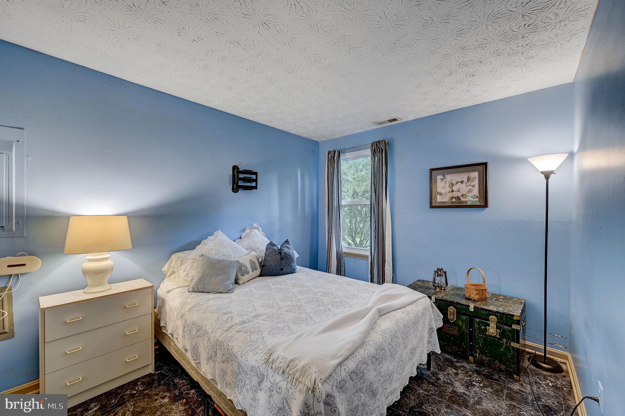 PINEDALE WOODS - Residential