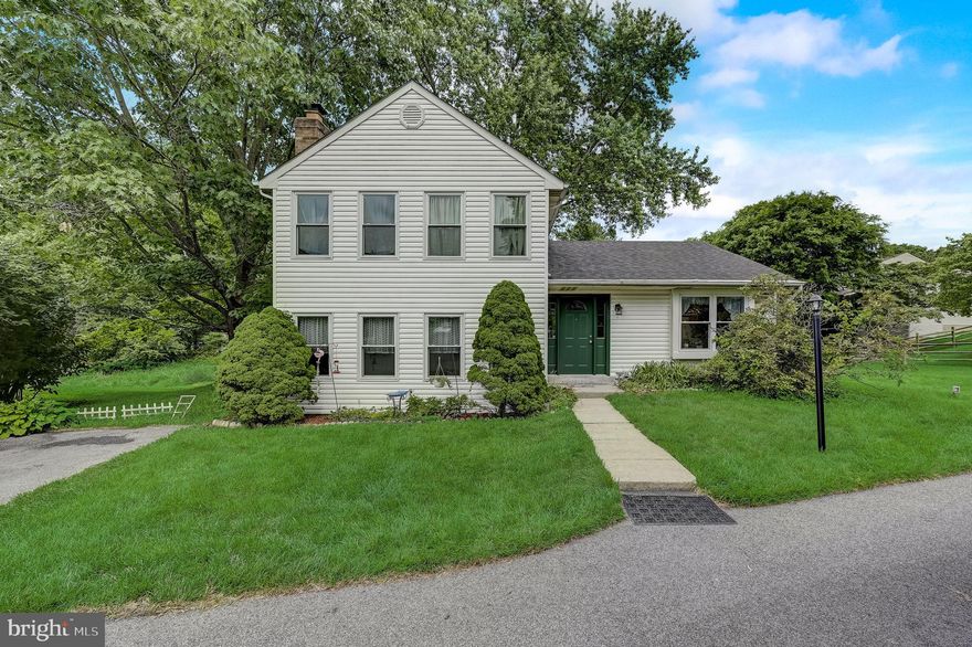 Welcome home to this quaint single family on a huge lot! Spacious living room with cozy brick fireplace and large dining room with ample space to entertain.  New deck was added in 2023 and provides the perfect space to enjoy the outdoors while overlooking your huge private backyard with plenty of space to add a pool. Recent updates include: Front Door (2024), resurfaced driveway (2022) & water heater (2018). Solar panels are owned and will transfer to new buyer. The septic system is cleaned by the HOA. Don't miss this opportunity! Schedule your showing today!