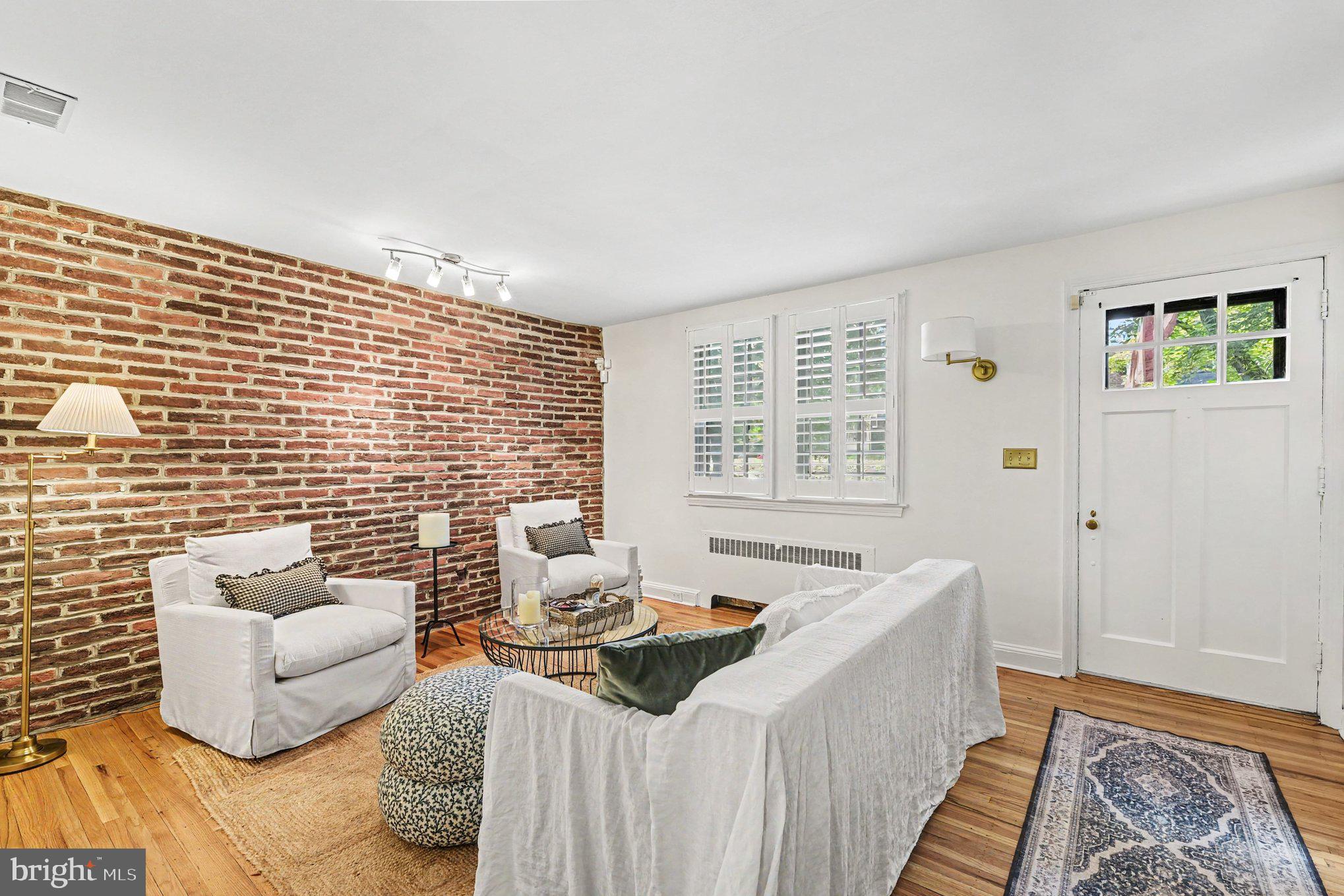 92 MURDOCK ROAD