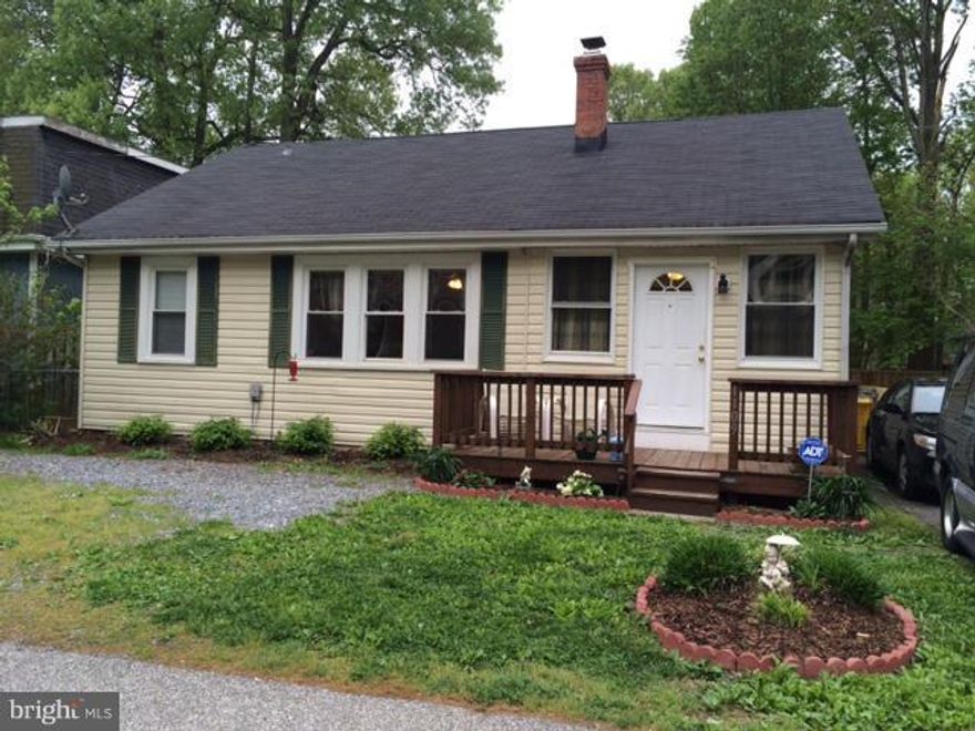 Steps to the Chesapeake Bay.Lovely Move in Condition 3 Bedroom,1.5 Bath Cape Cod in Cape Anne,Freshly Painted,Eatin Kitchen,2 Generous Sized Main Level Bedrooms and Full Bath,Large Livingroom with Fireplace and Insert,Upper Level Bedroom and Bath,Fenced Rear Yard,Plenty of Storage,Community Pier,Boat Ramp and Pavillion on the Water.Close to Schools,Restaurants,Good Commute to Wash DC and Annapolis