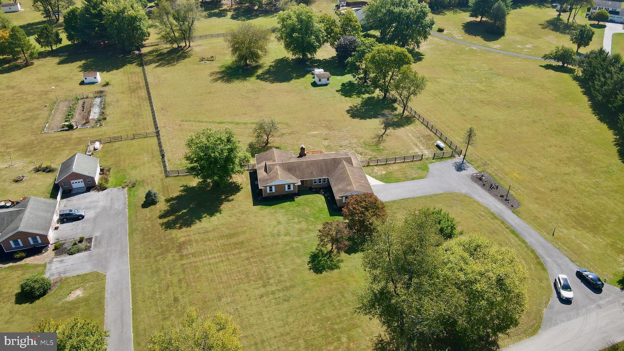 PEMBROKE GROVE - Residential