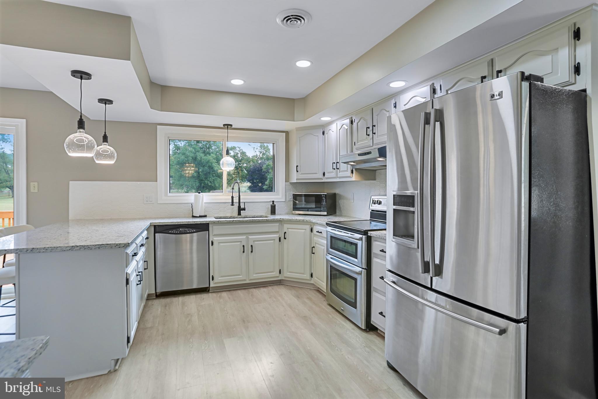 PEMBROKE GROVE - Residential