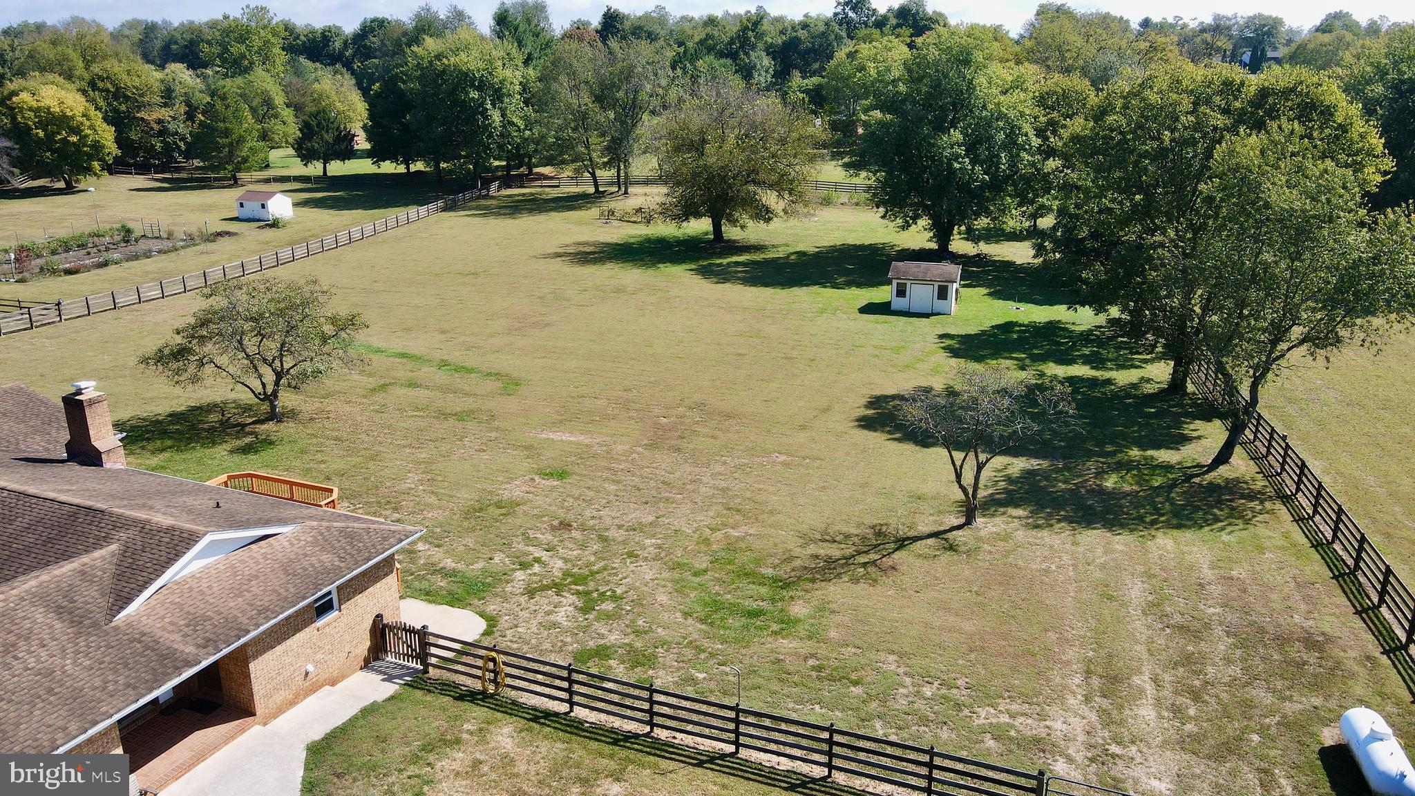 PEMBROKE GROVE - Residential