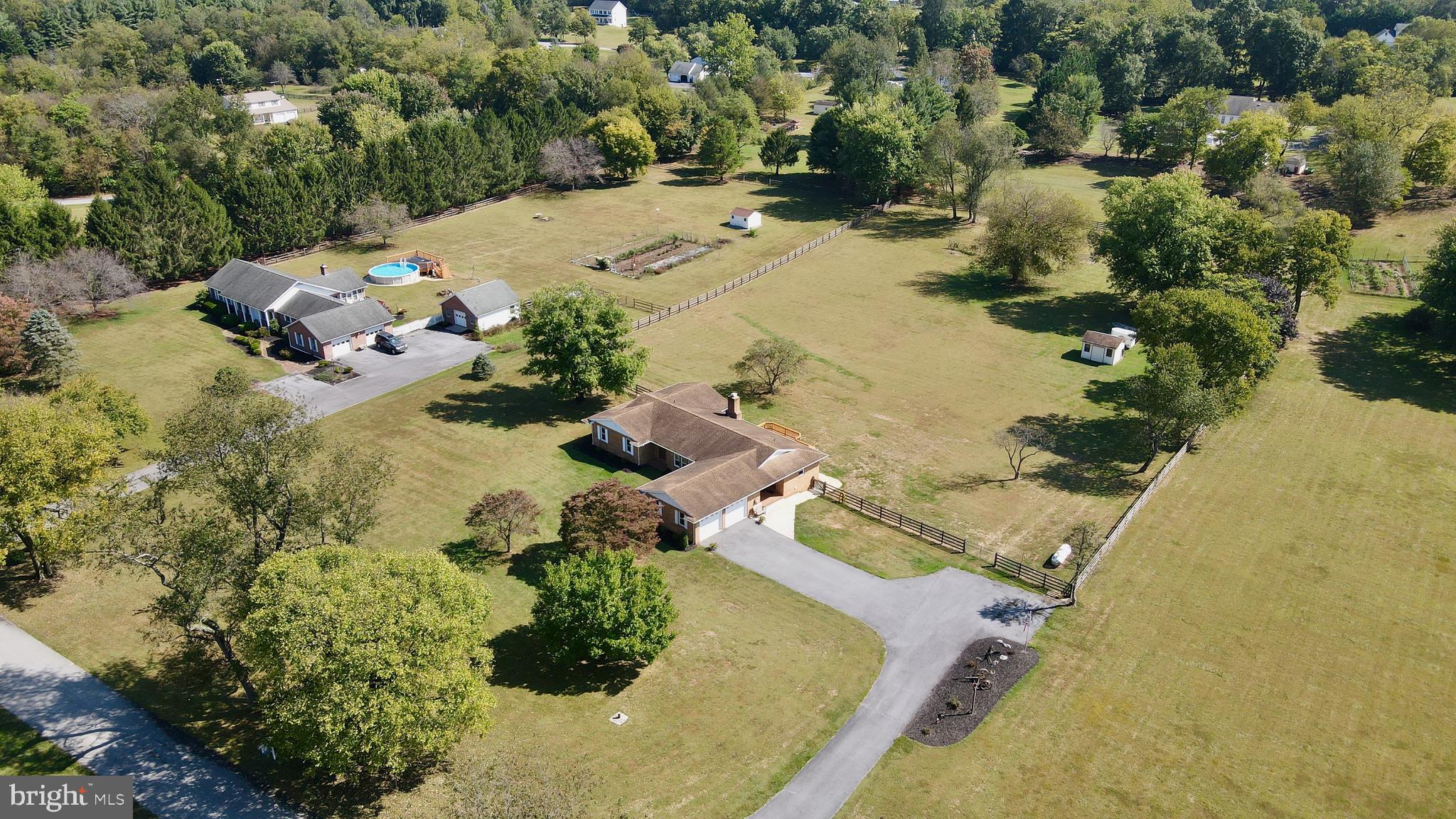 PEMBROKE GROVE - Residential