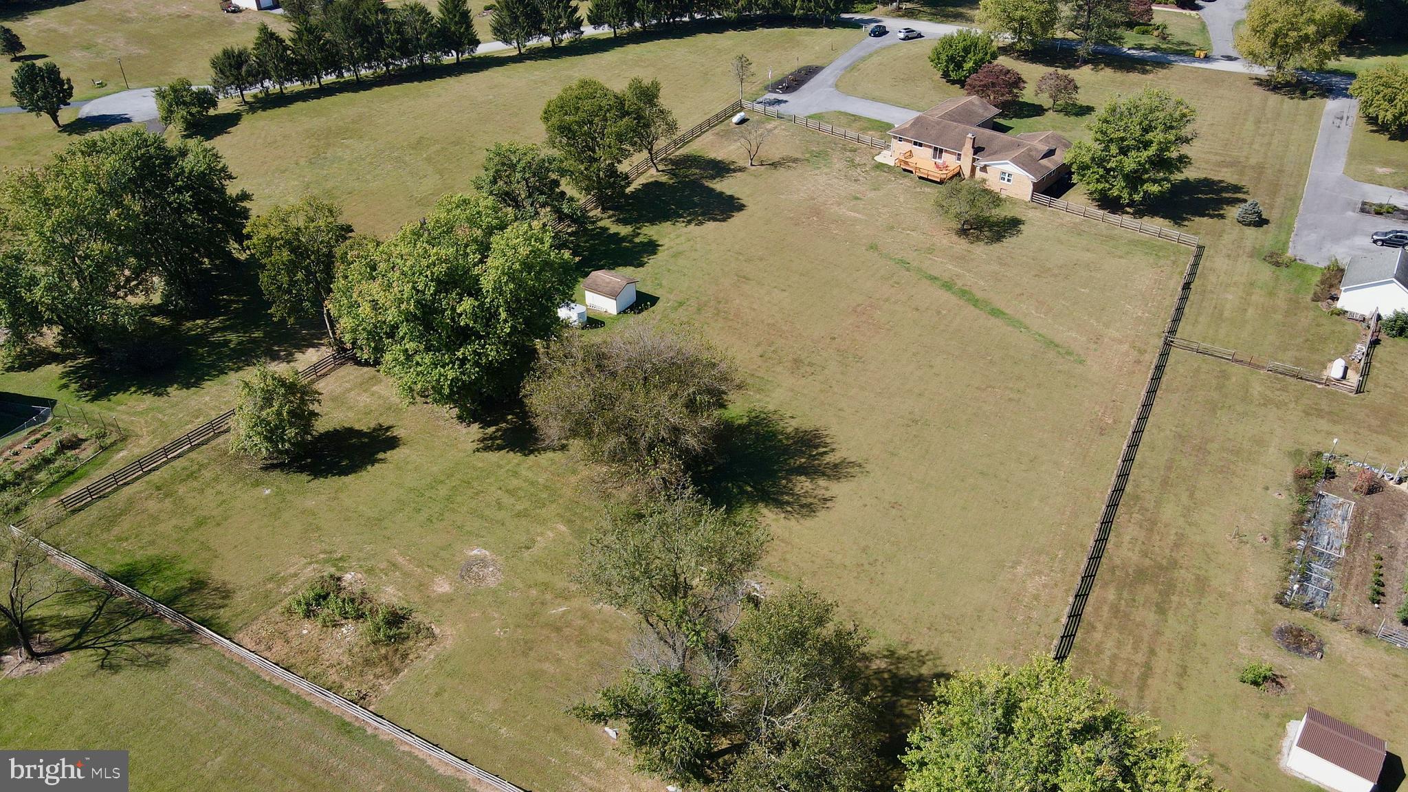 PEMBROKE GROVE - Residential