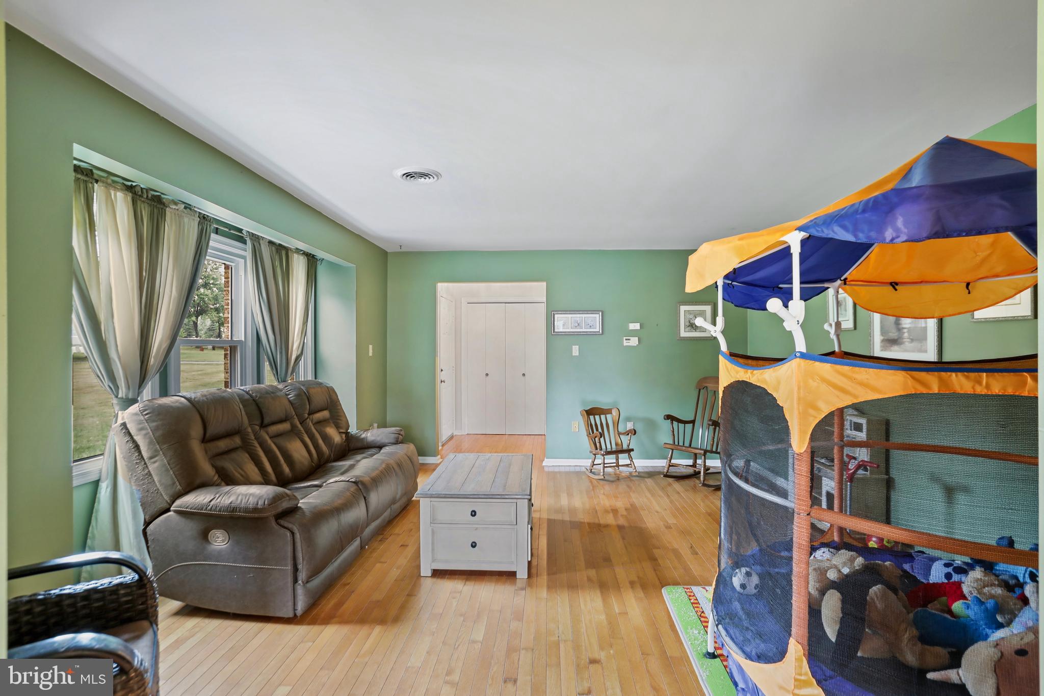 PEMBROKE GROVE - Residential