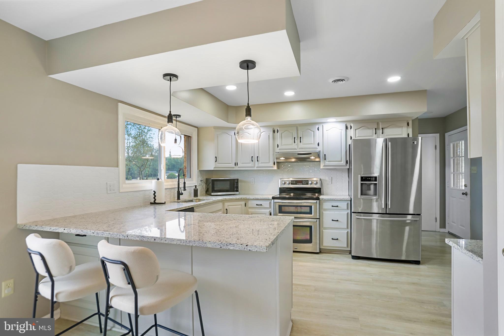 PEMBROKE GROVE - Residential