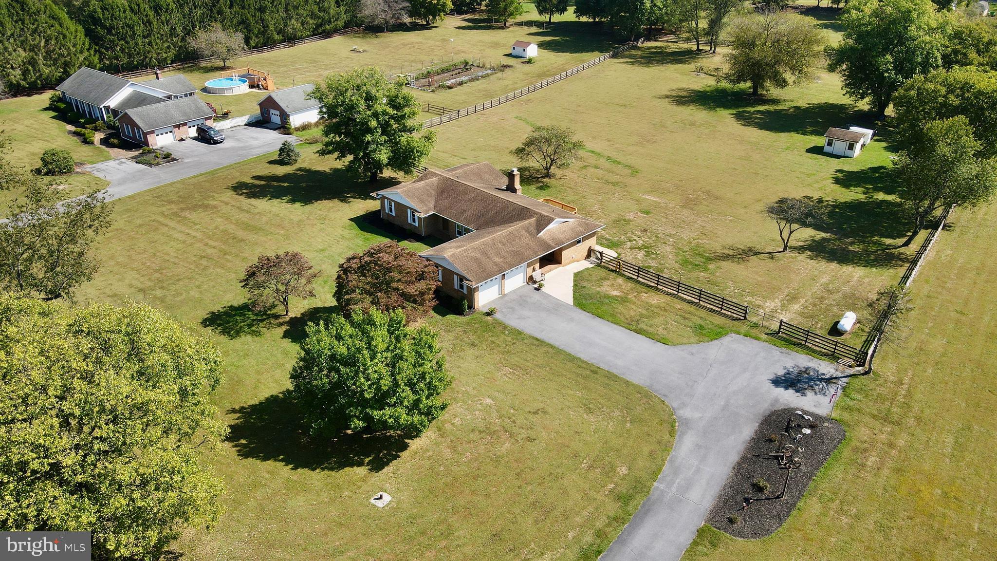 PEMBROKE GROVE - Residential