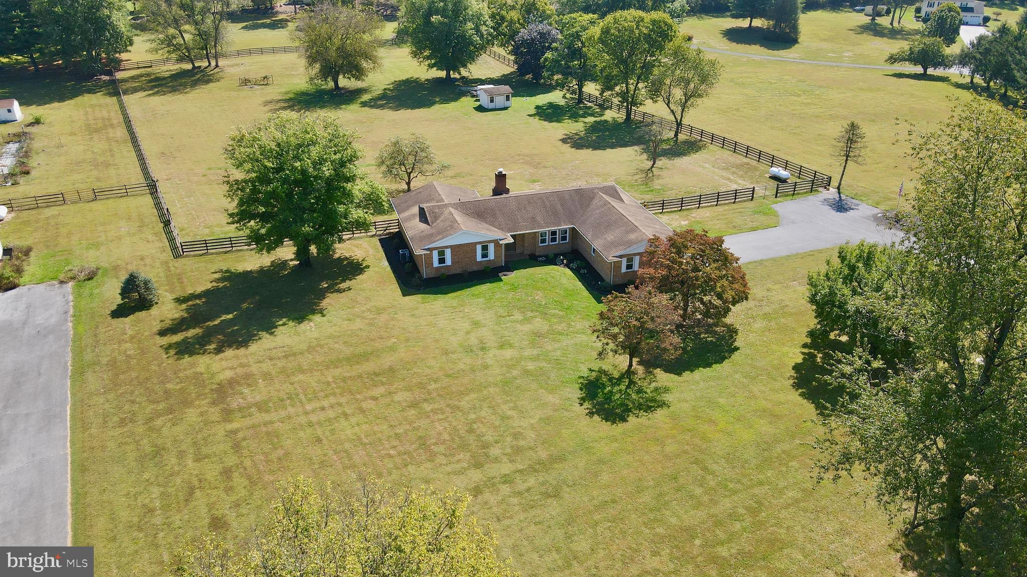 PEMBROKE GROVE - Residential