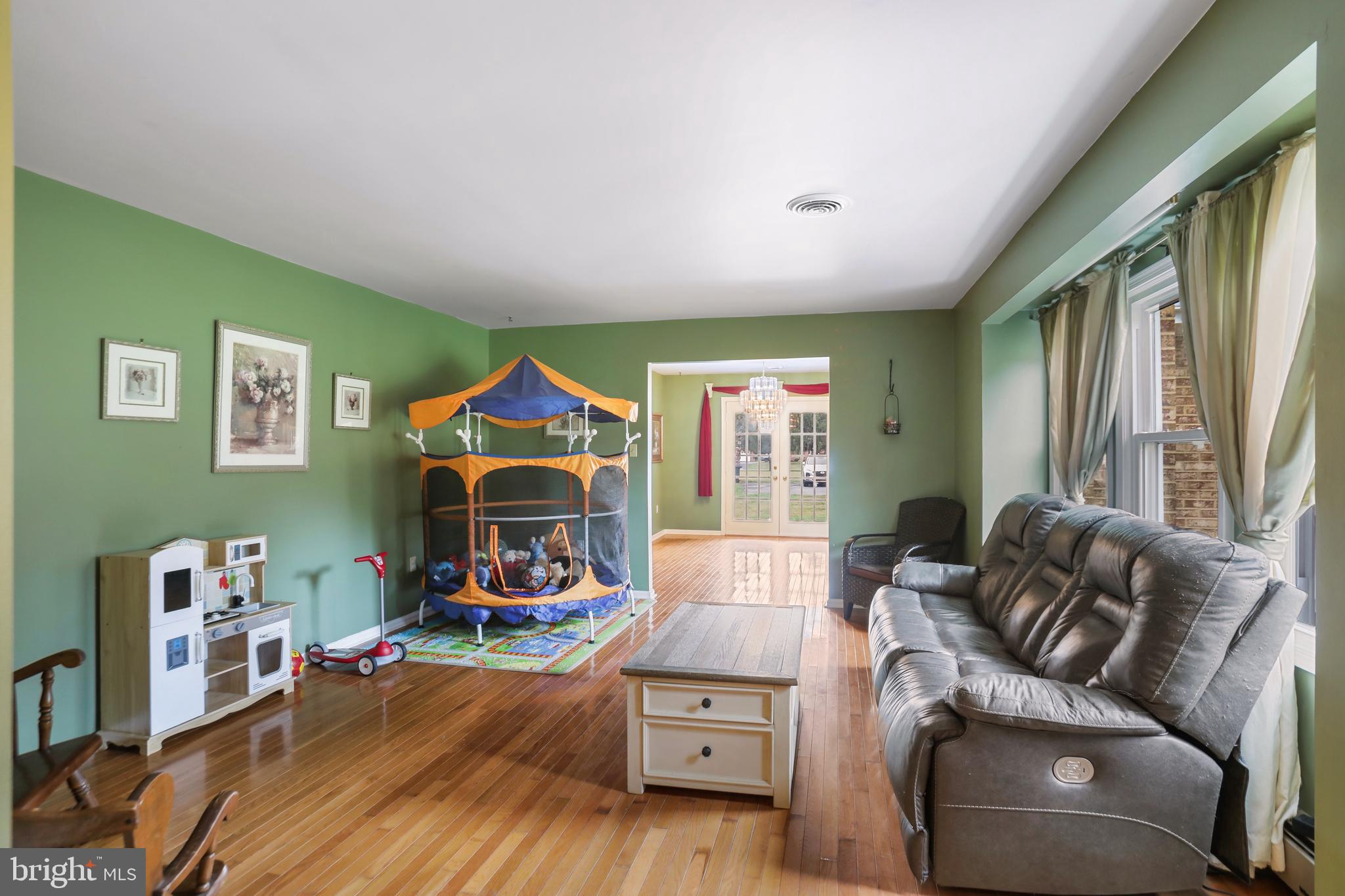 PEMBROKE GROVE - Residential