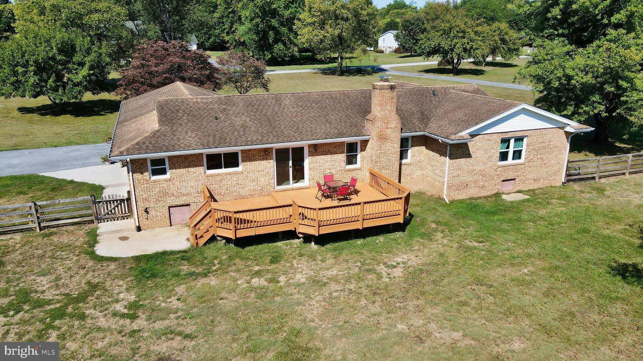 PEMBROKE GROVE - Residential