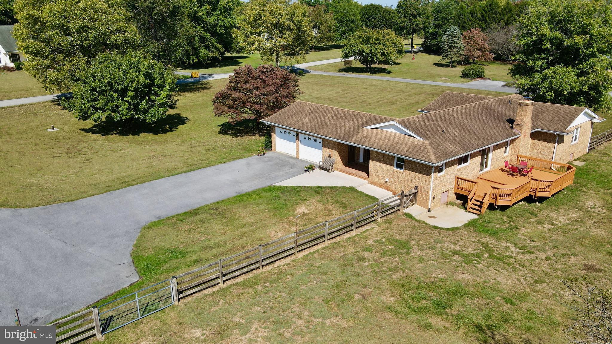 PEMBROKE GROVE - Residential