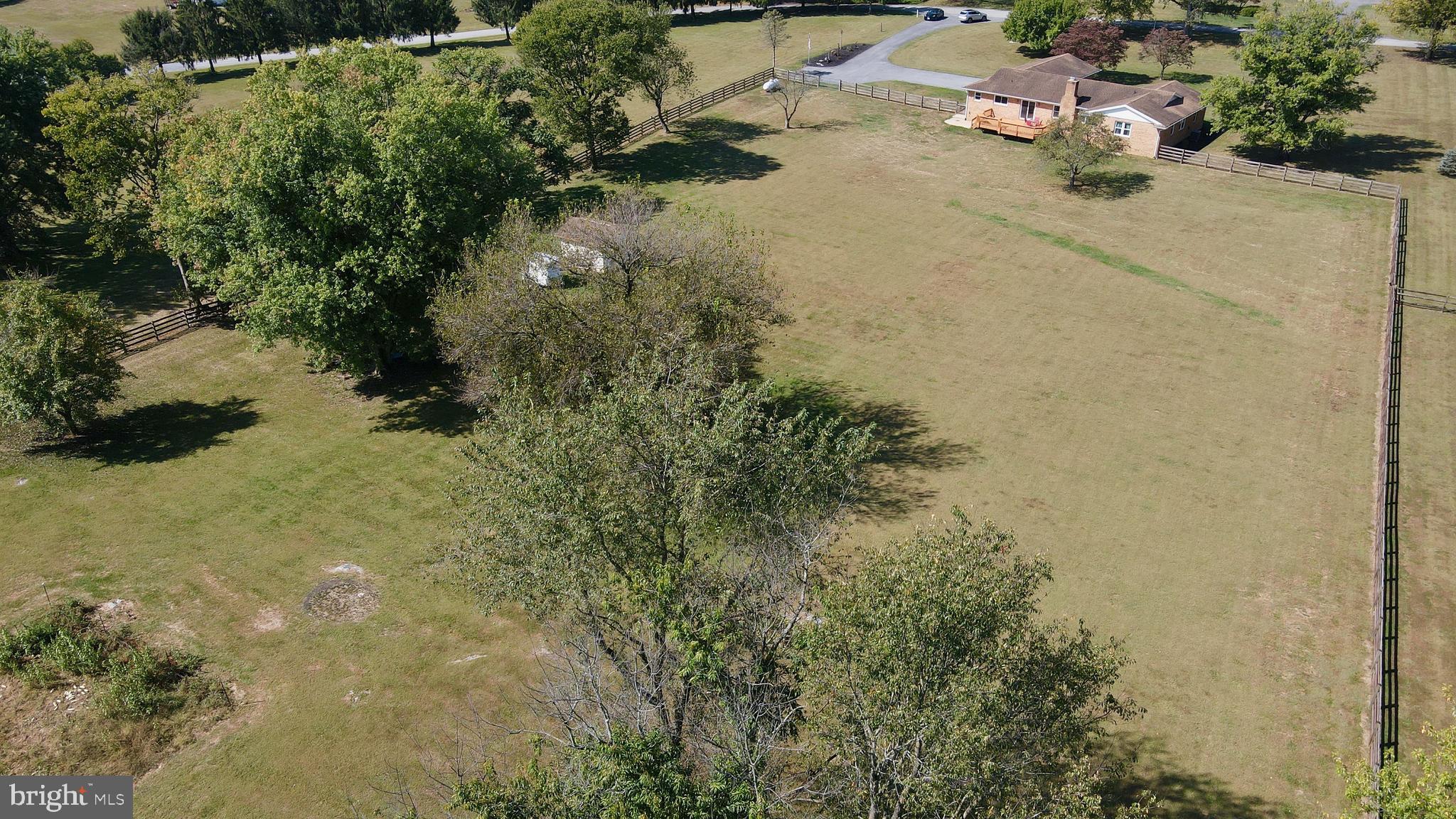 PEMBROKE GROVE - Residential