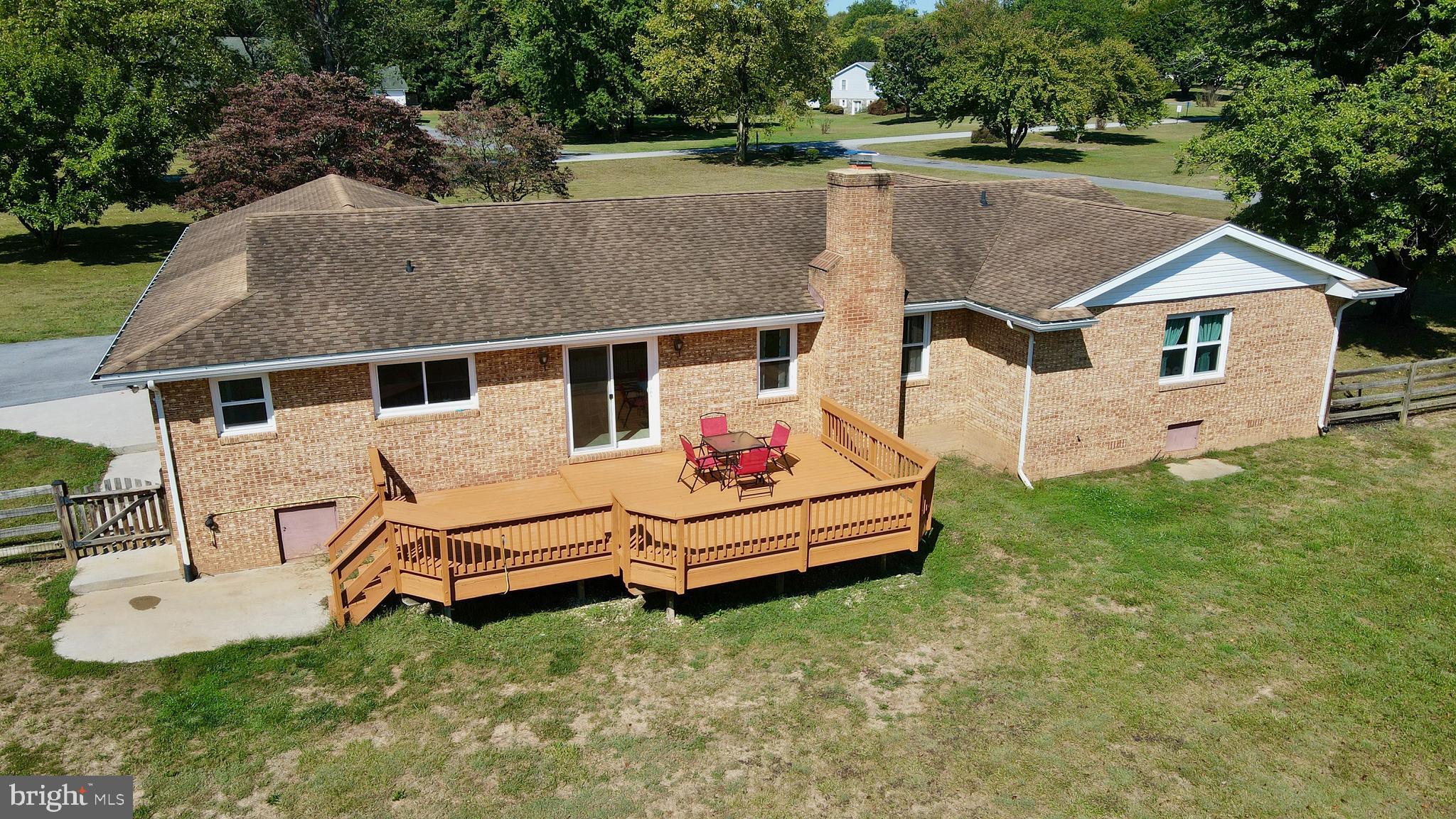 PEMBROKE GROVE - Residential