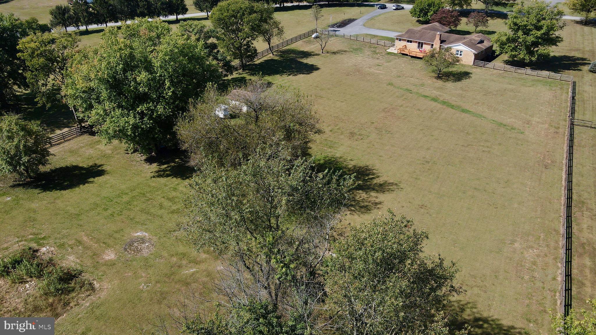 PEMBROKE GROVE - Residential