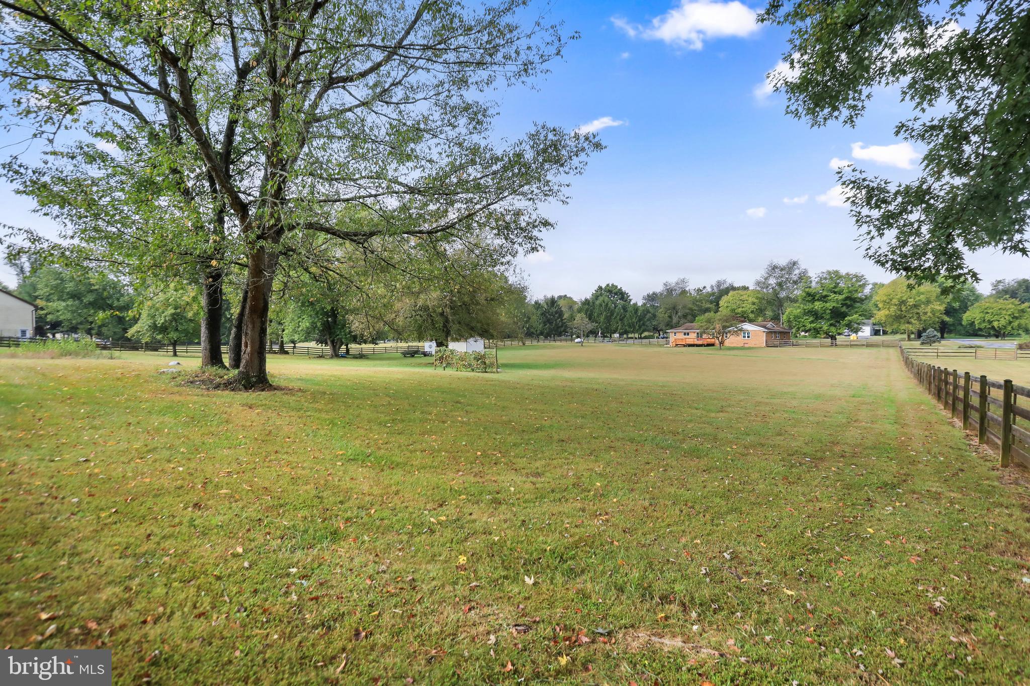 PEMBROKE GROVE - Residential