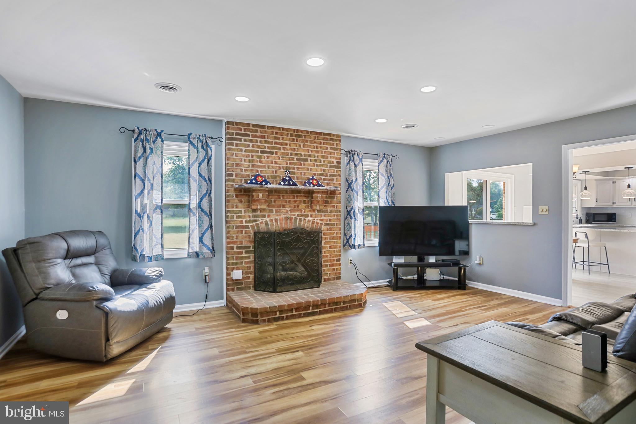 PEMBROKE GROVE - Residential