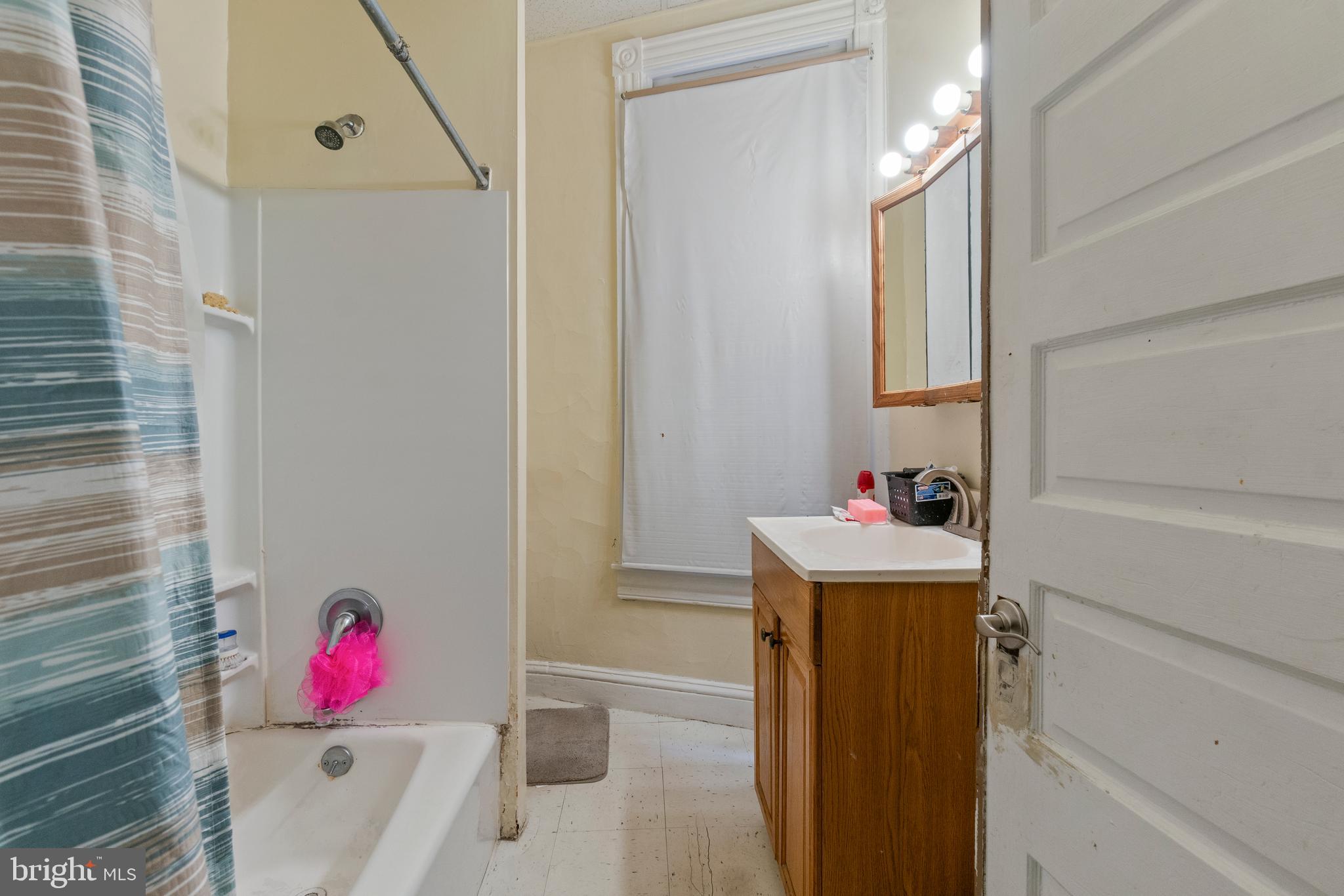 CHARLES VILLAGE - Commercial Sale