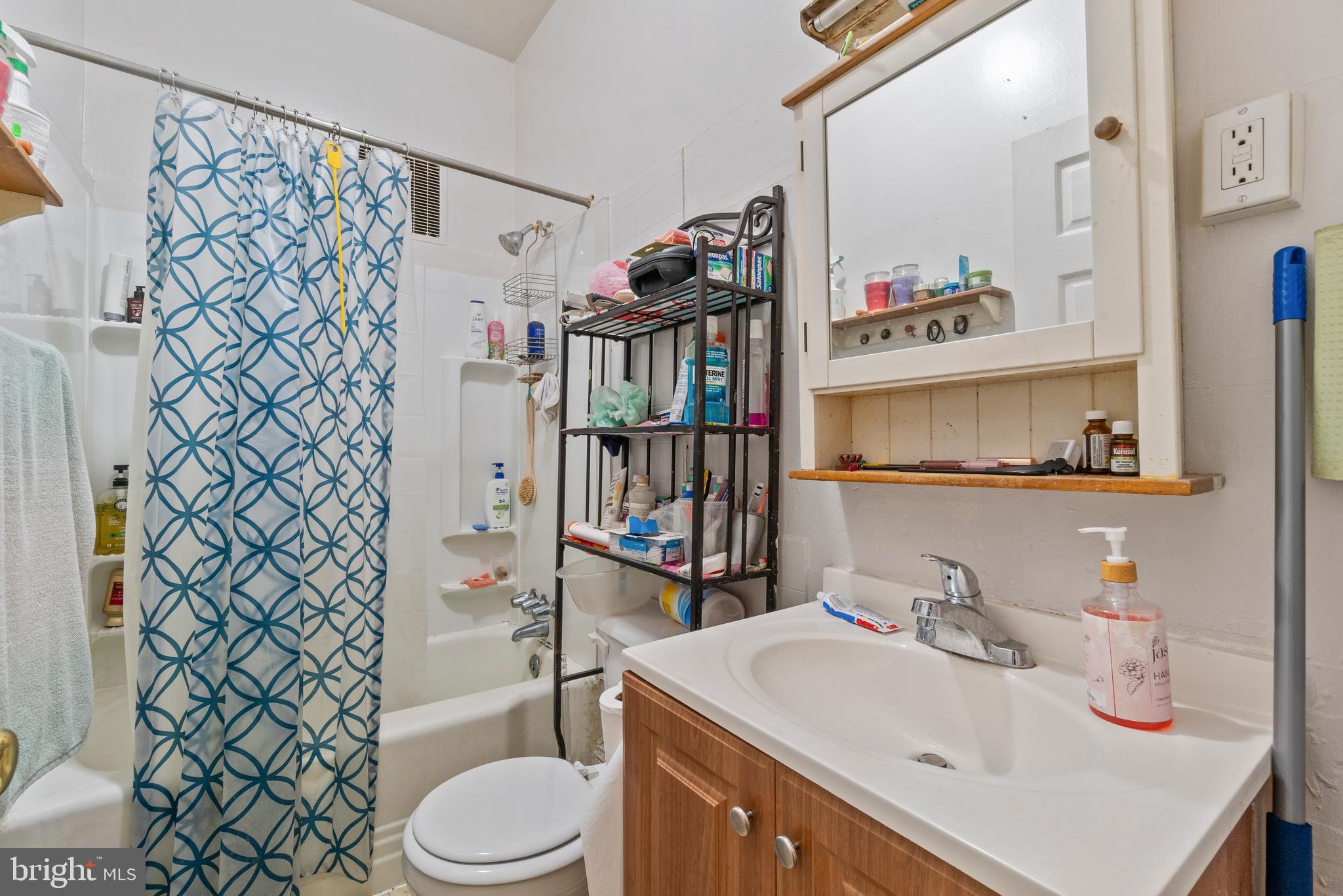 CHARLES VILLAGE - Commercial Sale