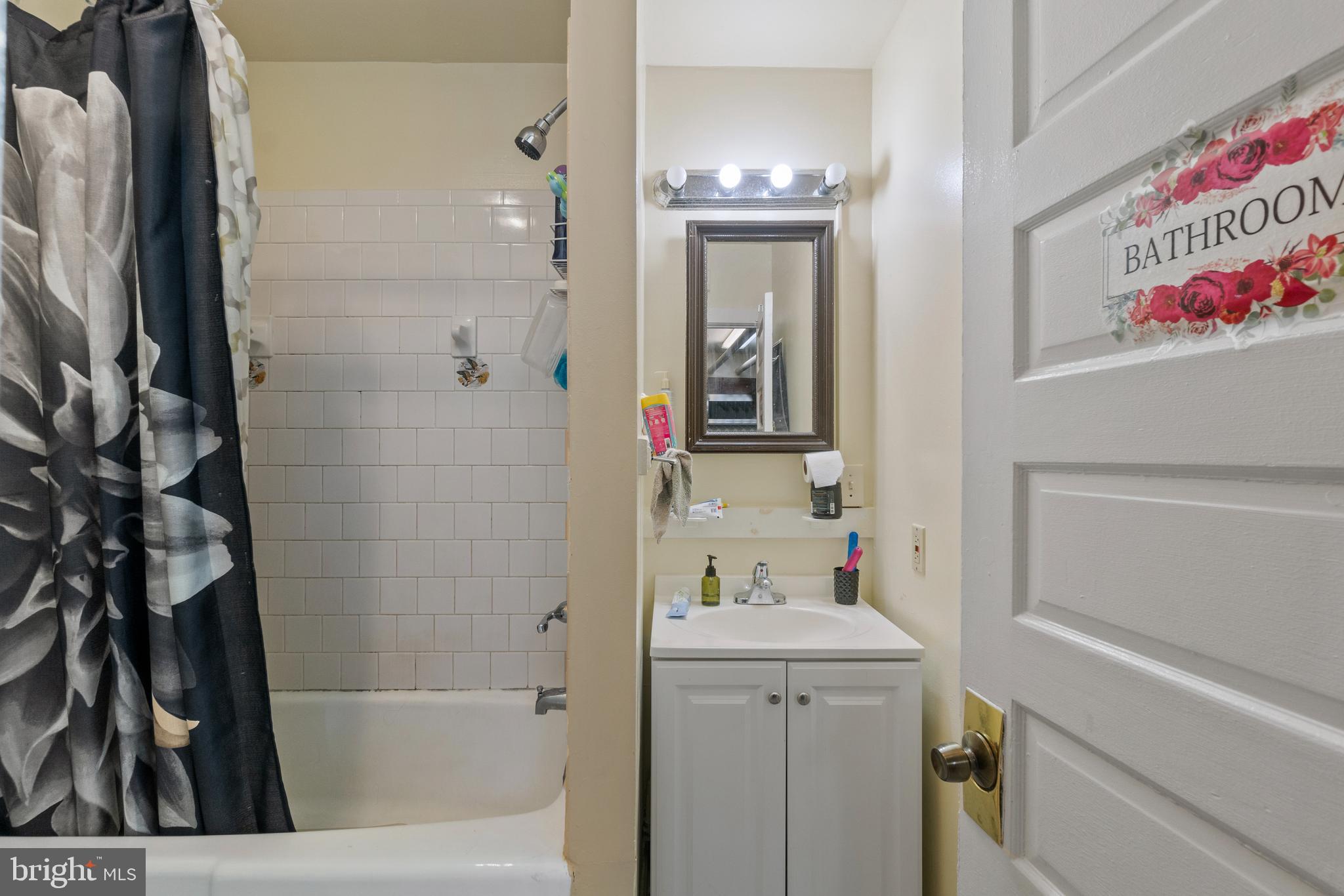 CHARLES VILLAGE - Commercial Sale