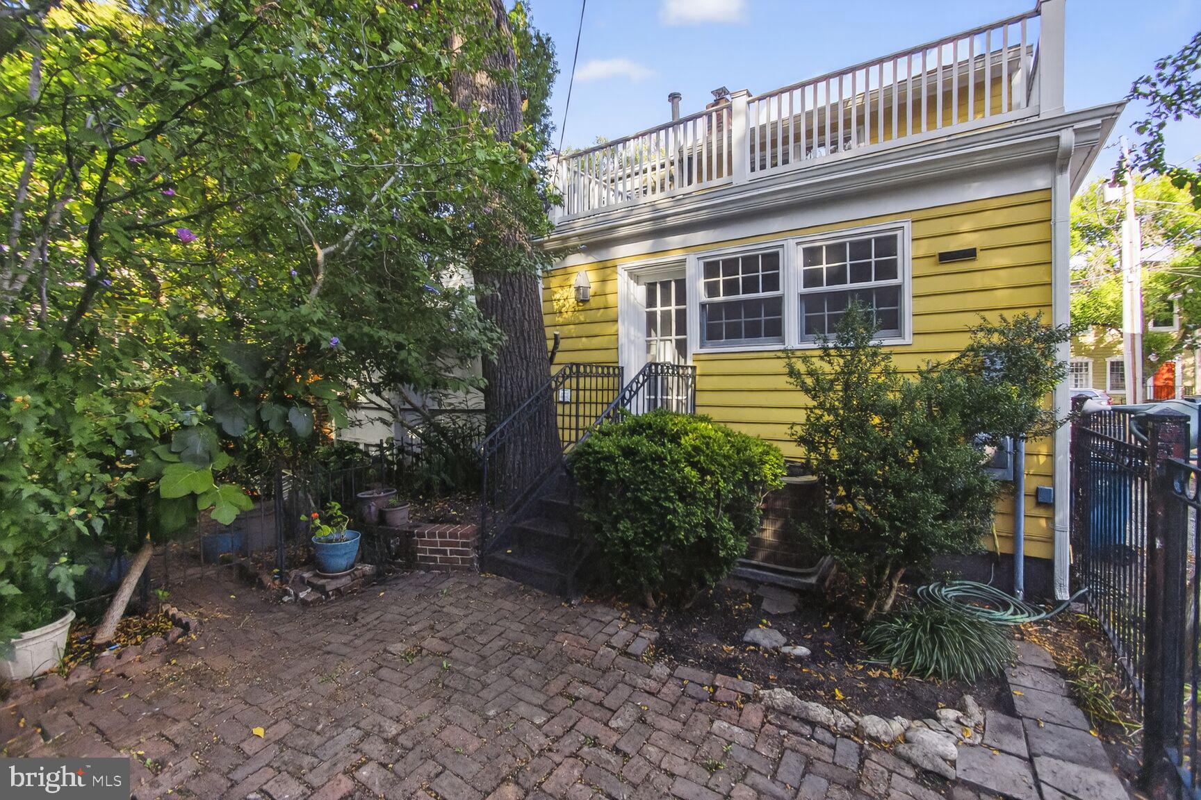 OLD TOWN ALEXANDRIA - Residential Lease