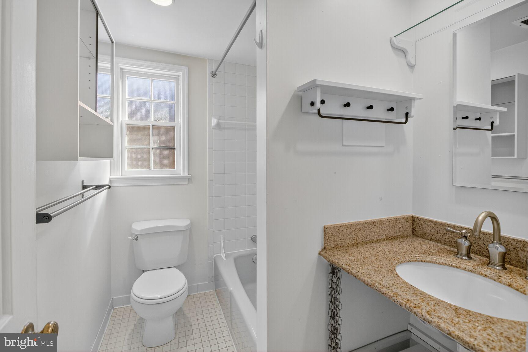 OLD TOWN ALEXANDRIA - Residential Lease