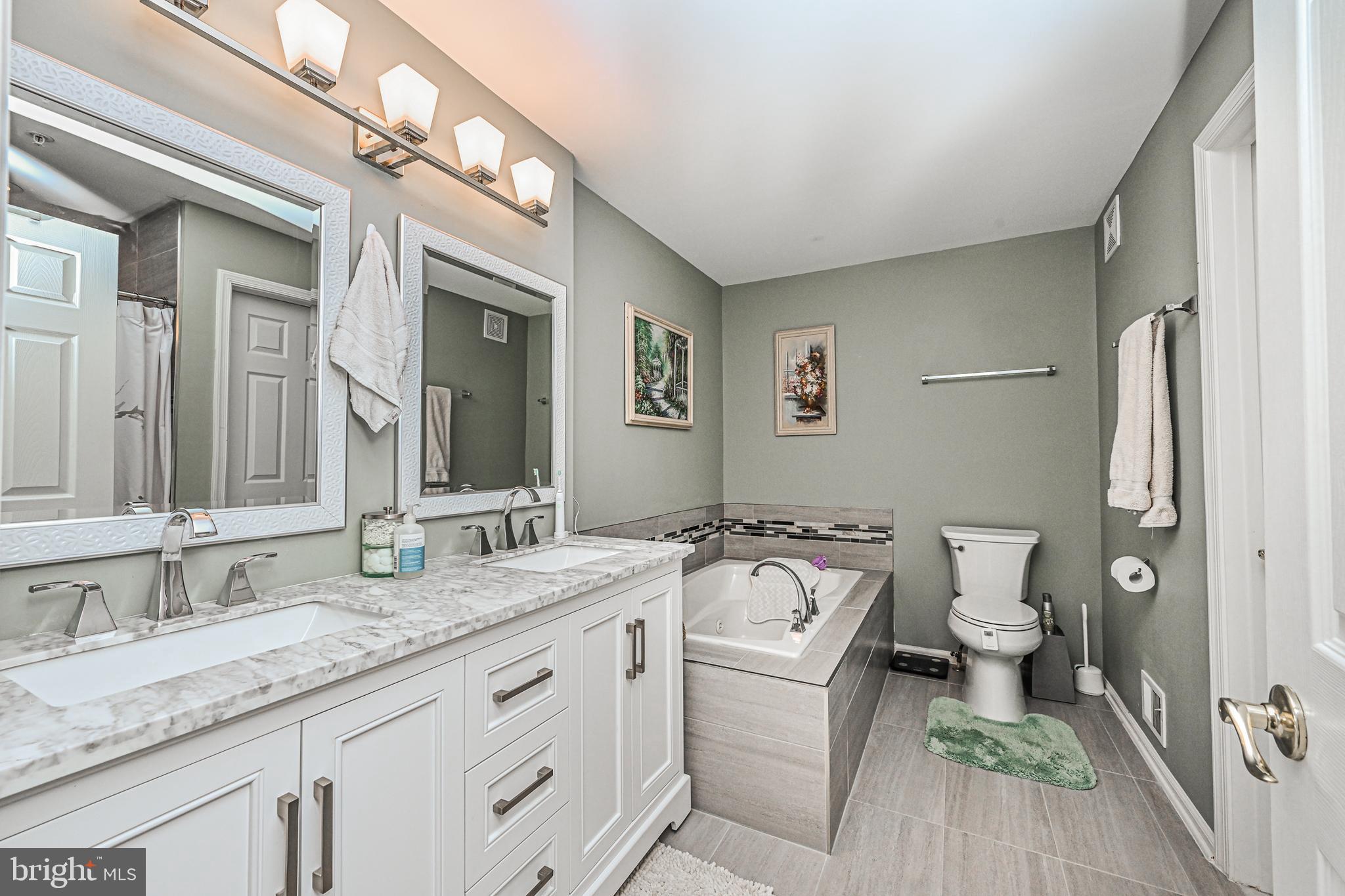 OVERLOOK CONDOMINIUM - Residential